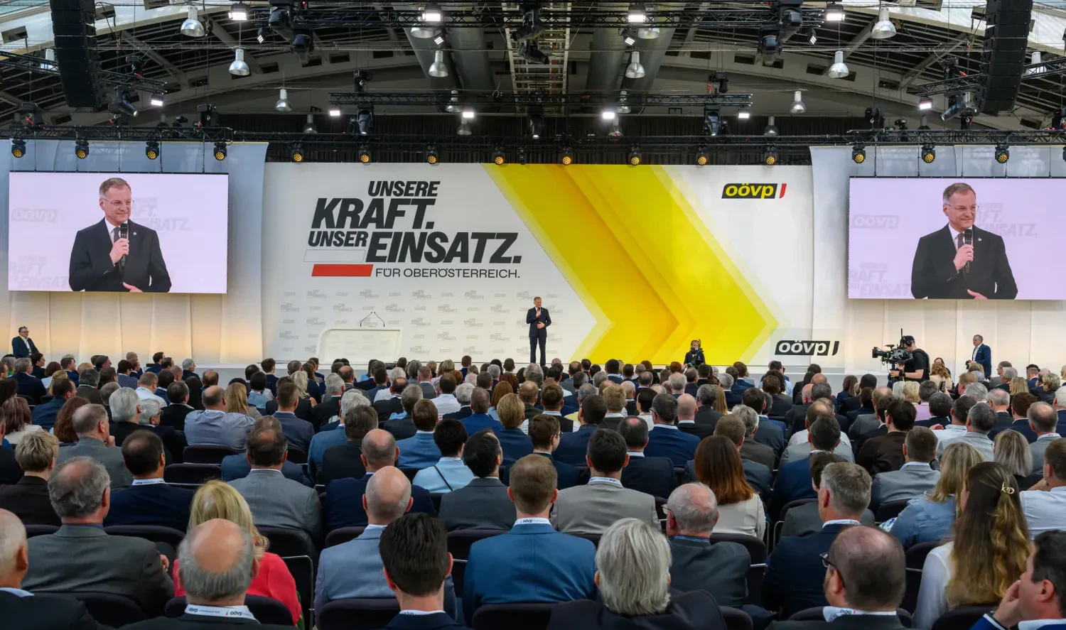 Im Mittelpunkt beim OÖVP-Landesparteitag: Landeshauptmann und Patreichef Thomas Stelzer.