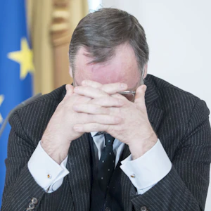 Sepperlot! Wie die Regierung in ihre erste echte Krise taumelte