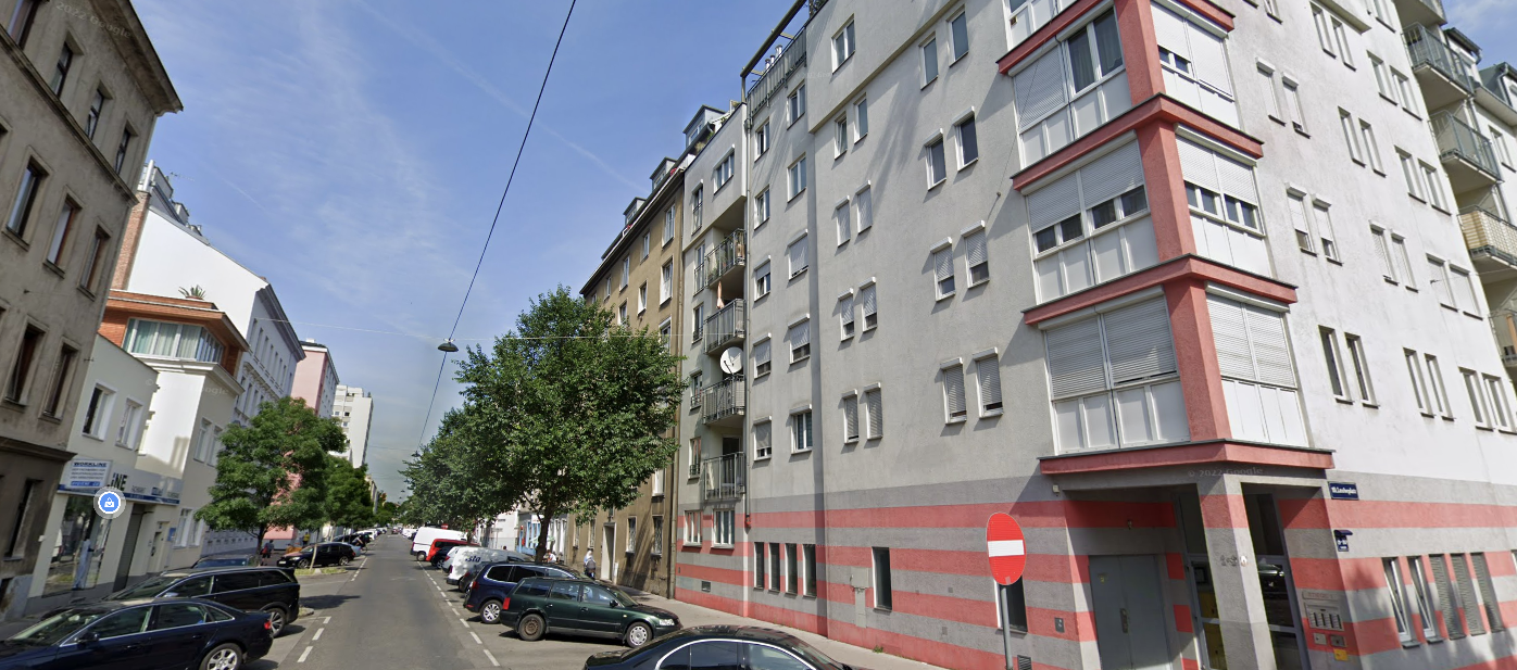 Der Mann stürzte in der Rotenhofgasse von einem Balkon.