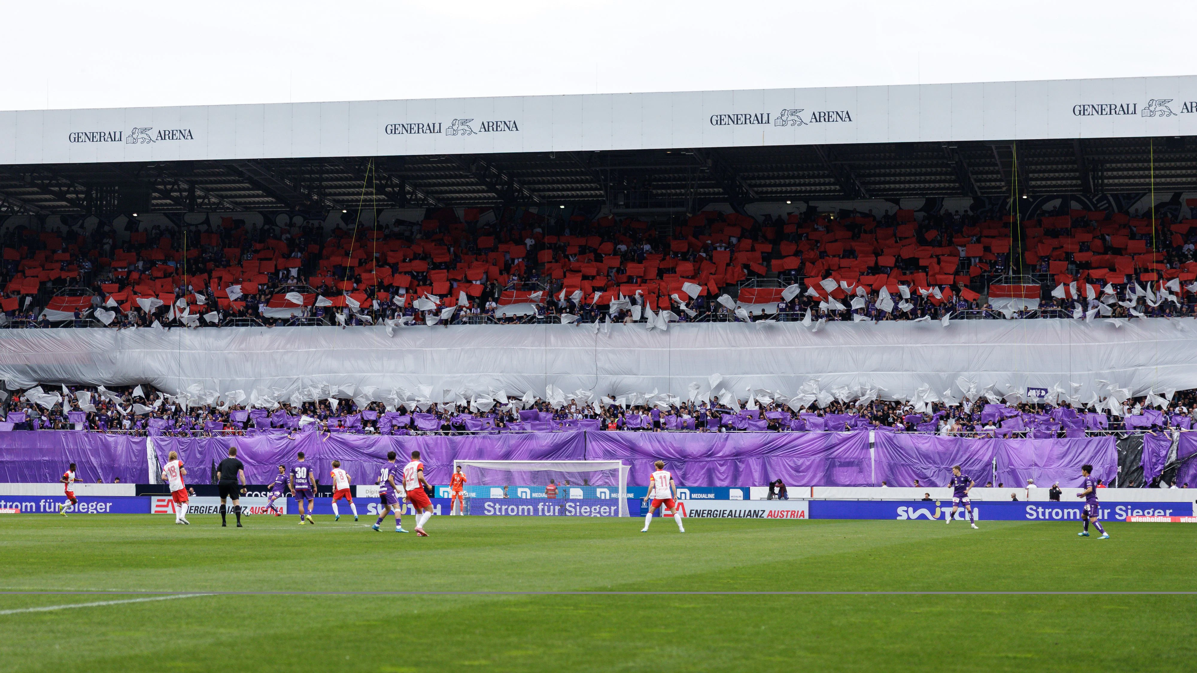 Die Austria-Fantribüne im Duell gegen Red Bull Salzburg. 