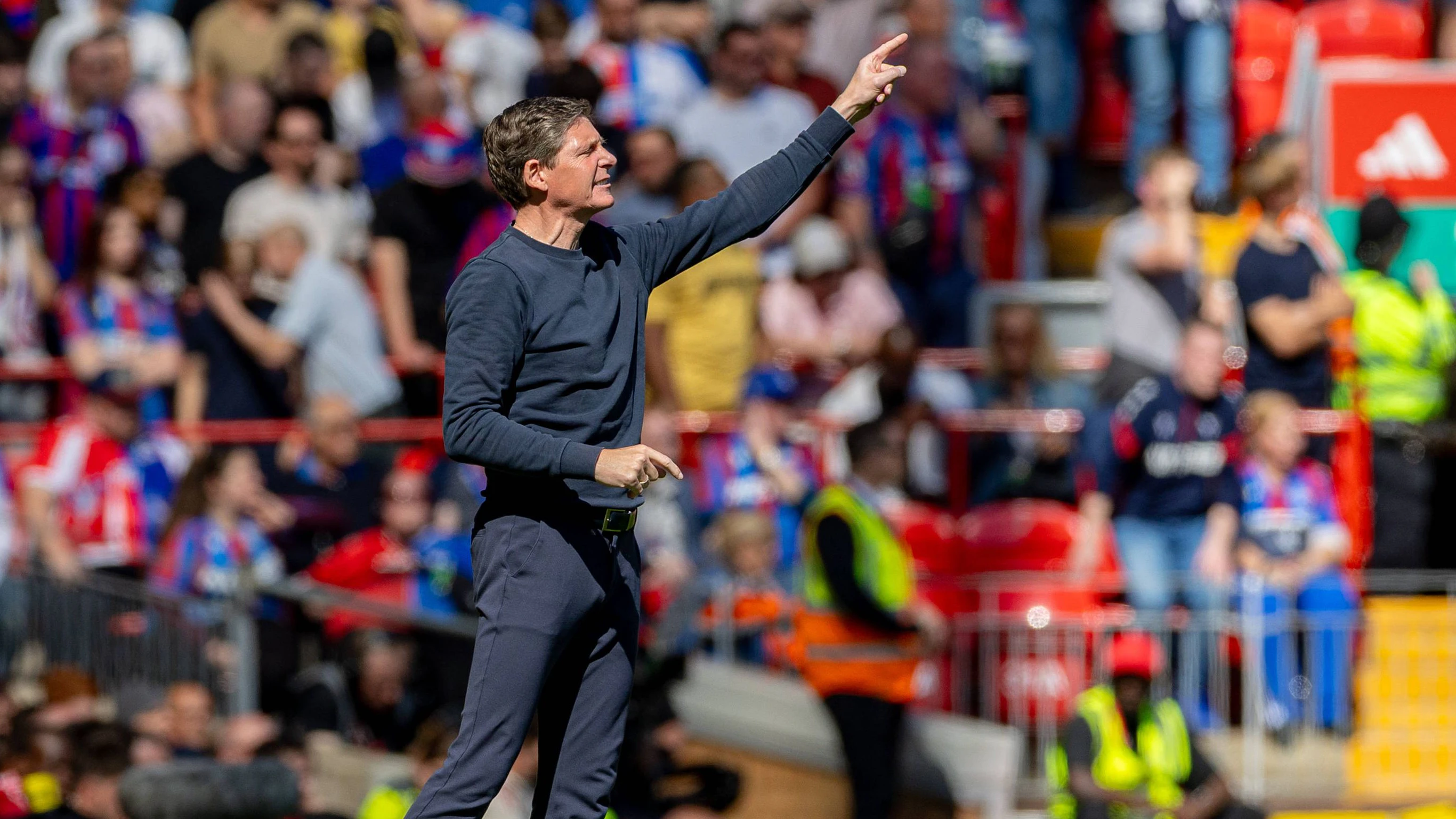 Oliver Glasner verliert mit Crystal Palace an der Anfield Road. 