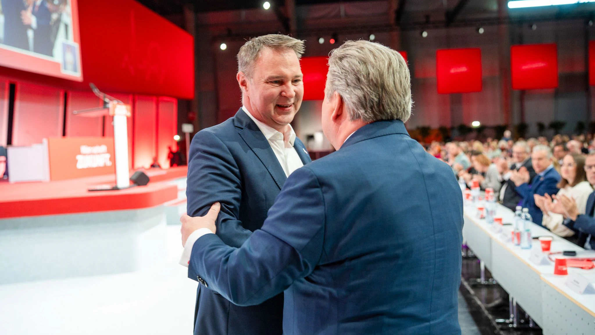 Eine aktuelle Polit-Umfrage in Wien kann weder Parteichef Andreas Babler als Vertreter der Bundes-SPÖ noch Wiens Bürgermeister Michael Ludwig erfreuen. 