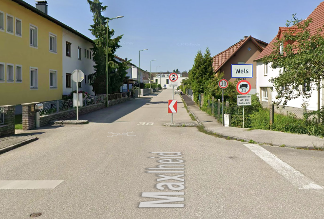 Mit immenser Geschwindigkeit raste der Lenker quer durch Wels.