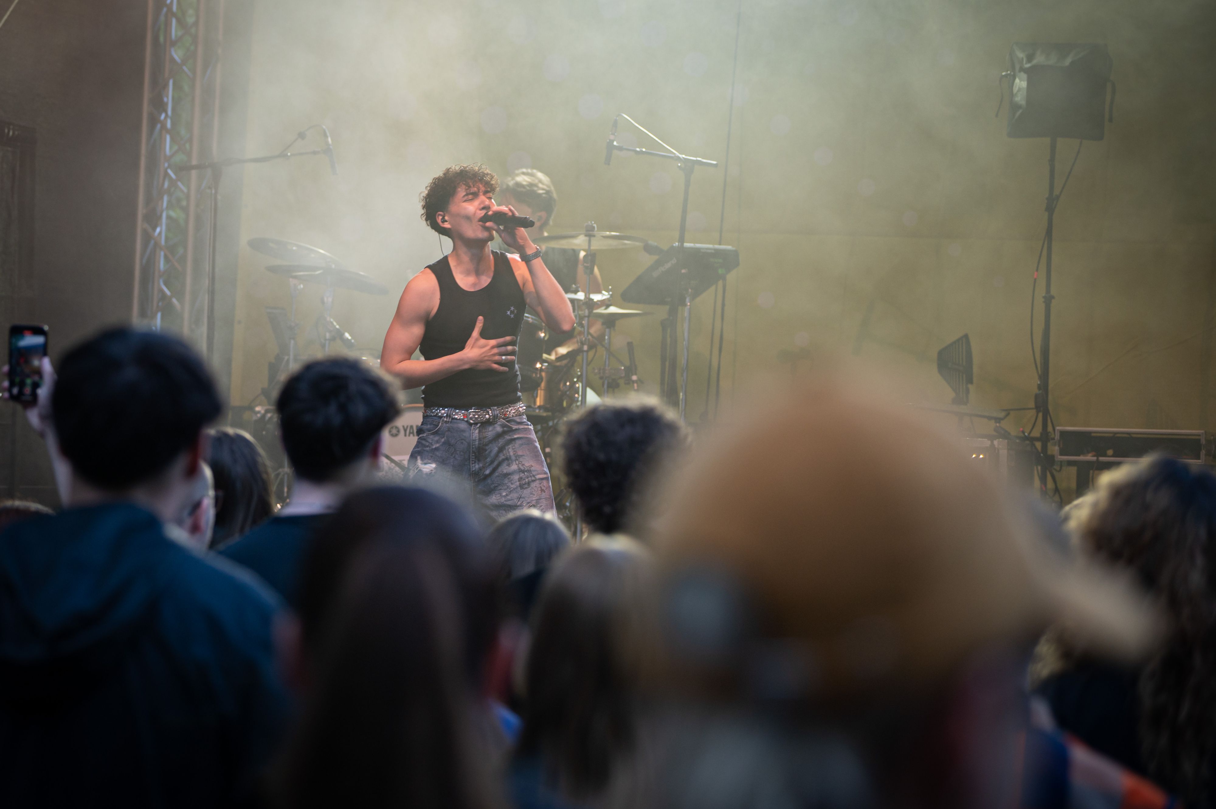 ROWLI während eines Auftritts im Mai 2025 in Essen.