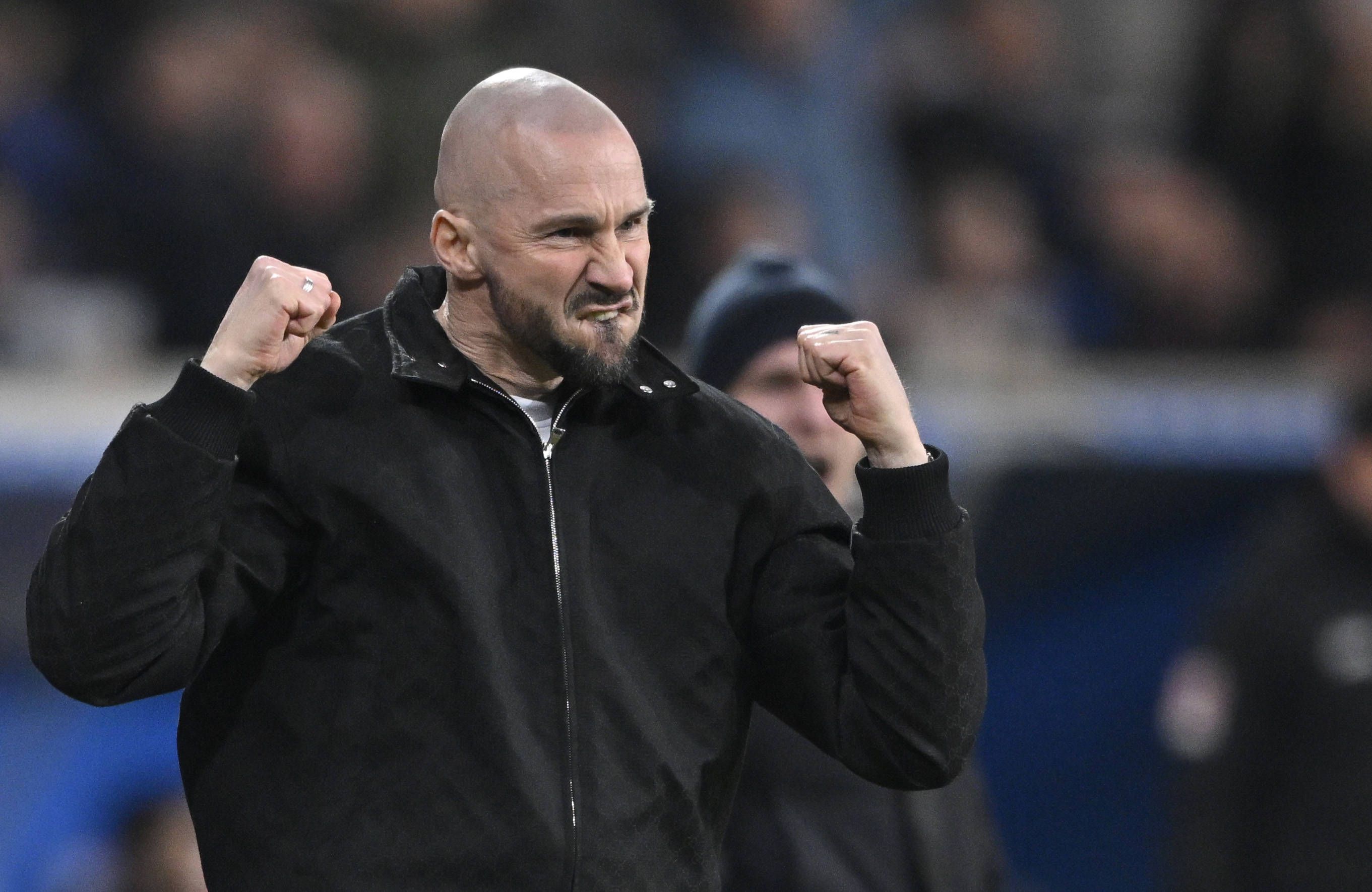 Christain Ilzer bejubelt einen wichtigen Sieg. 