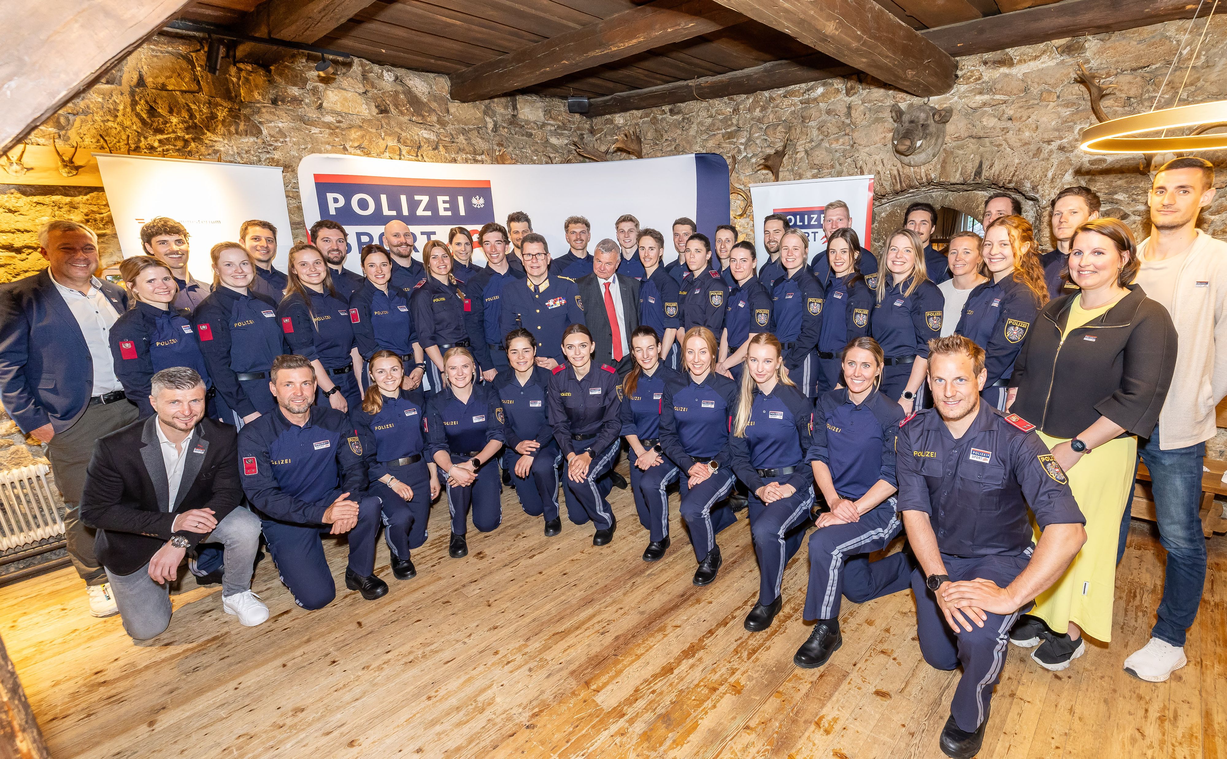 23 Polizei-Sportler waren bei den Olympischen und Paralympischen Winterspielen in Mailand Cortina 2026.