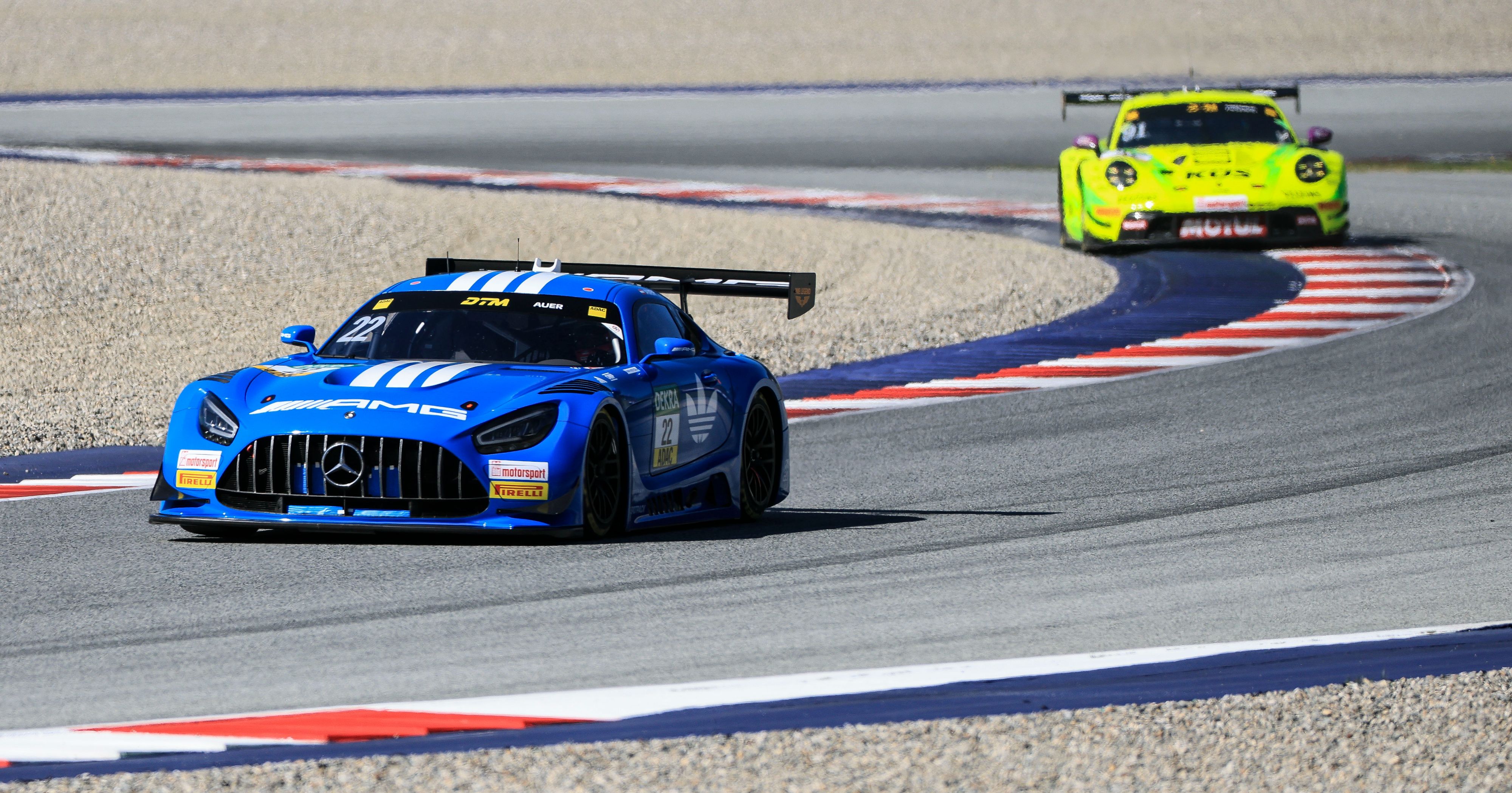 Thomas Preining und Lucas Auer feiern einen Doppelsieg. 