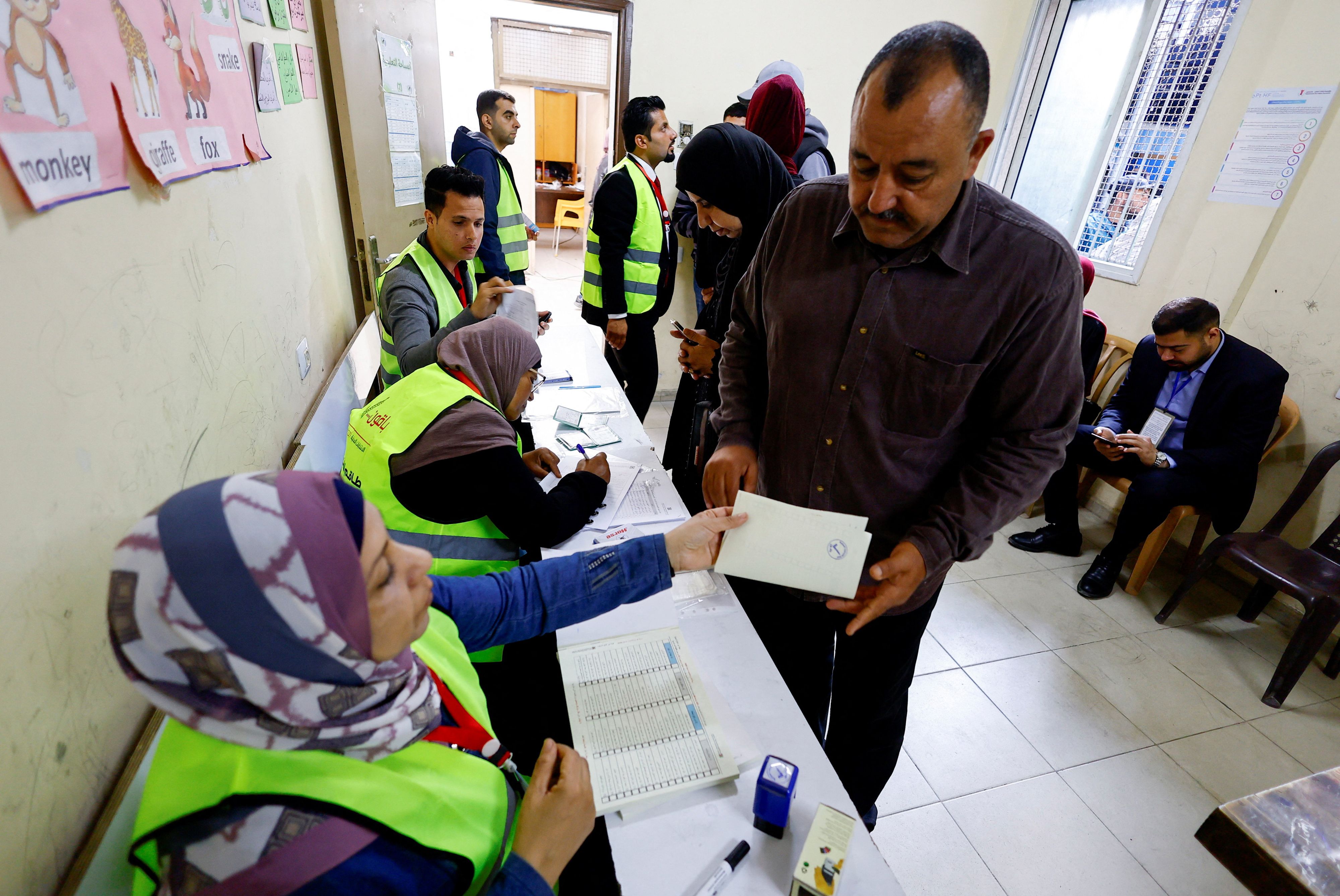 Im von Israel besetzten Westjordanland waren fast 1,5 Millionen Menschen aufgerufen, ihre Stimme abzugeben.