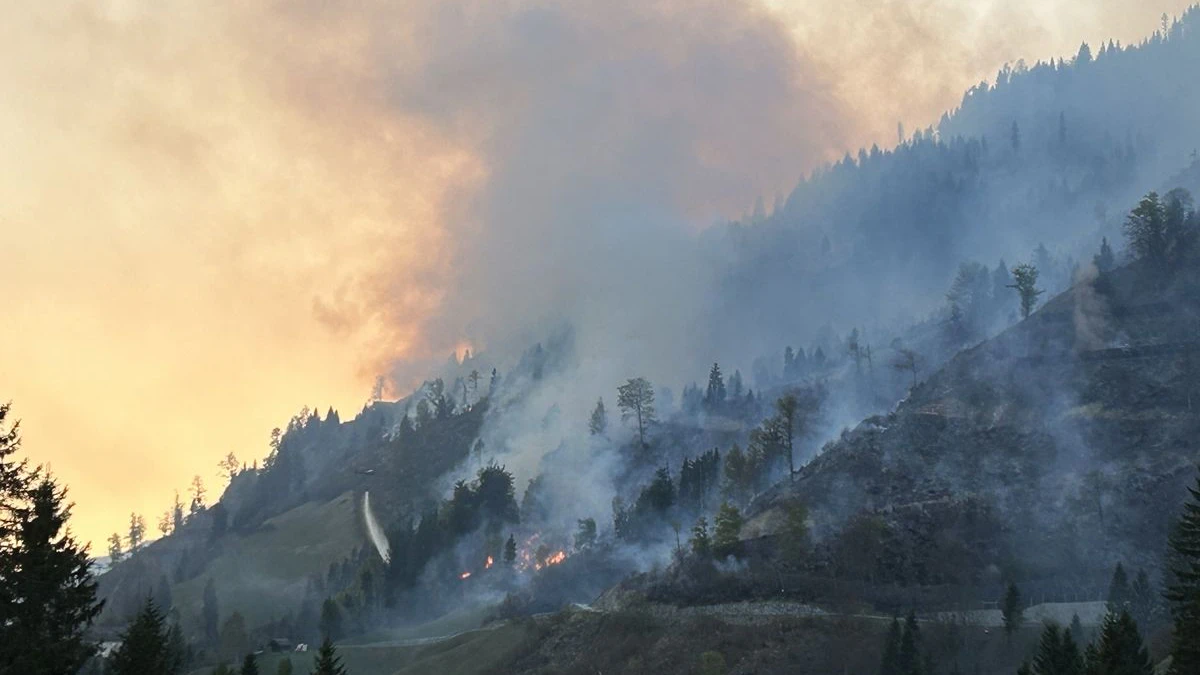 Heute.at - Lesachtal in Flammen – Brand aus bald erwartet