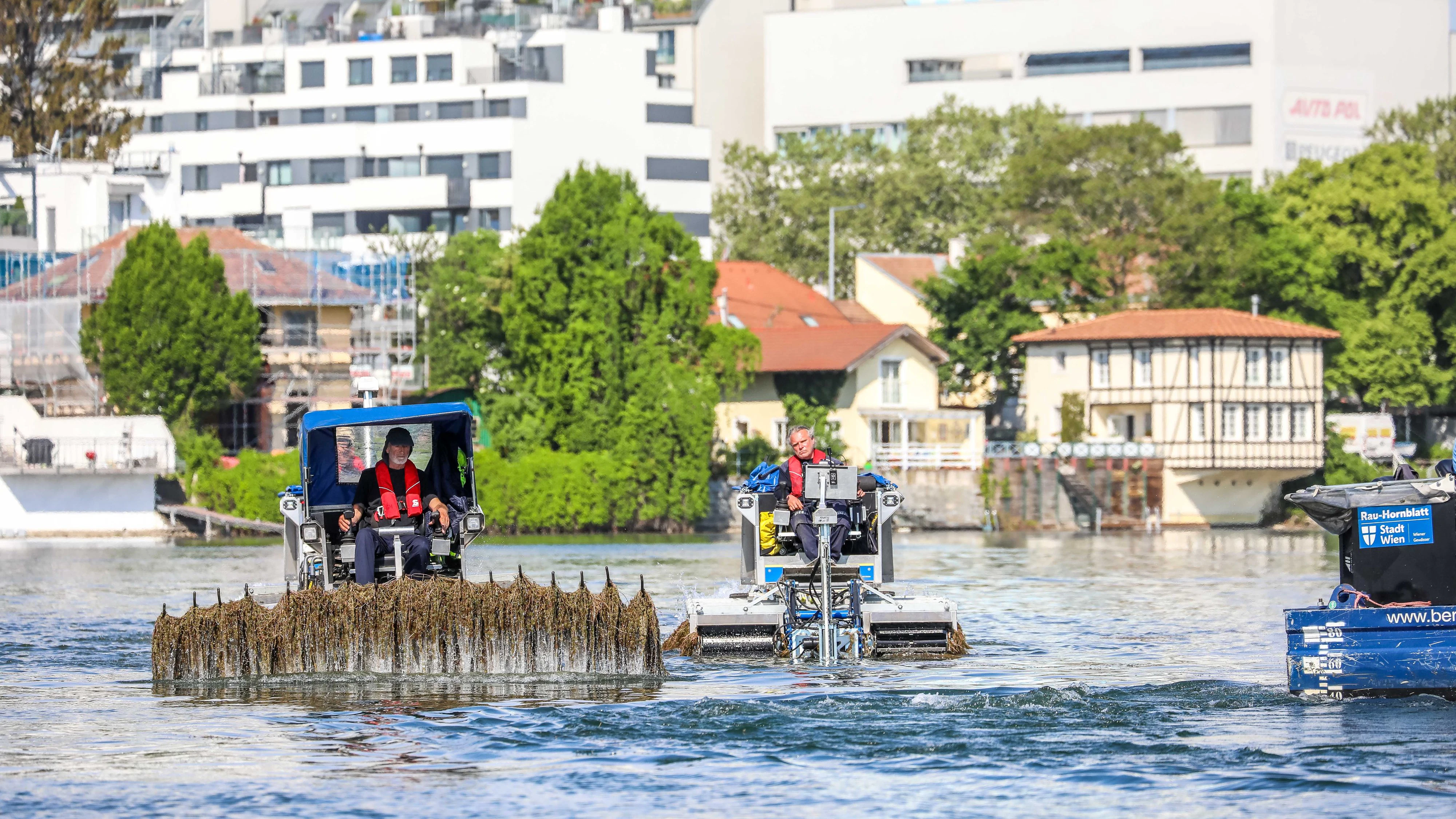 Moderne Mähflotte sorgt ab Montag wieder für Top-Badevergnügen in Wiens Gewässern.