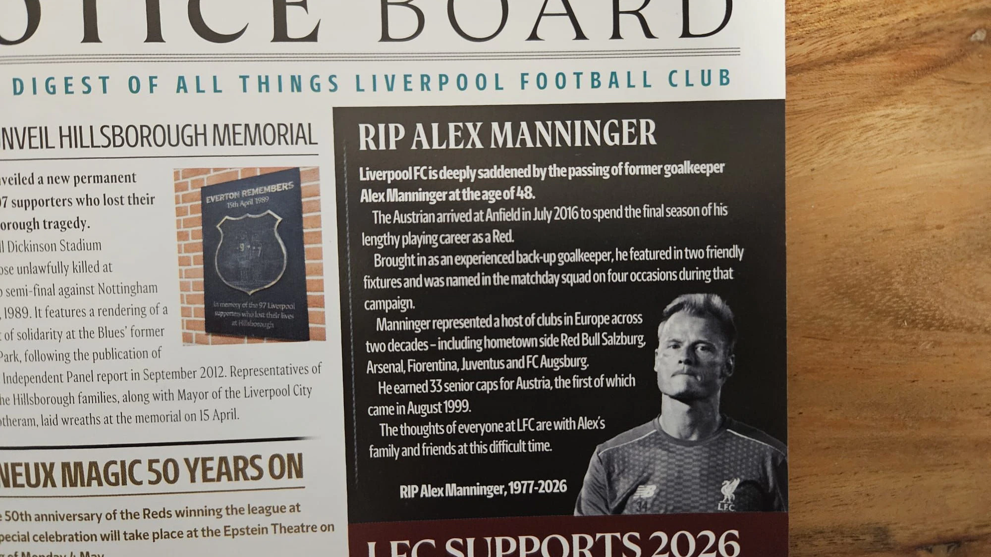 Auch im Matchday-Programmheft war Manningers Tod ein Thema