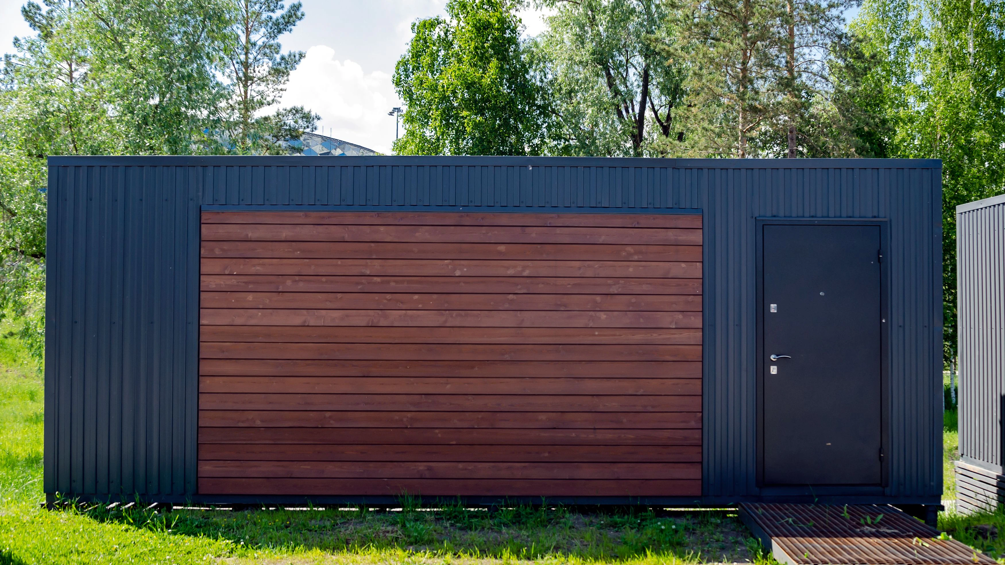 Die Mutter musste mit ihren zwei Kindern in einen Container ziehen. (Symbolbild)