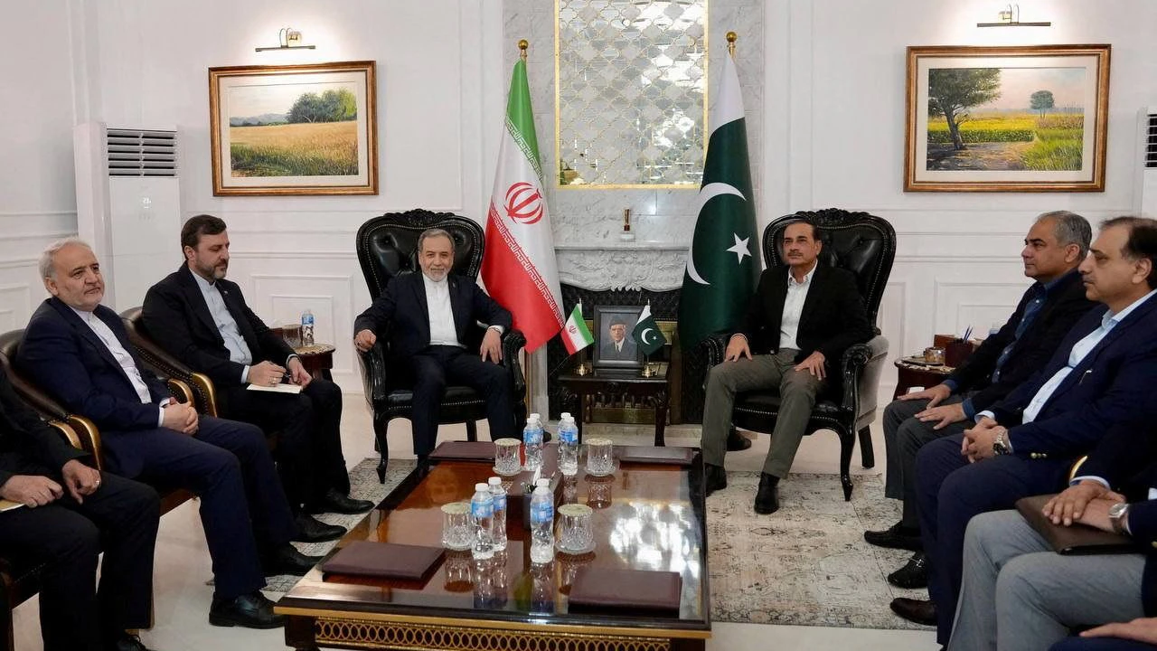 Iranian Foreign Minister Abbas Araqchi meets Pakistan’s Army Chief, Field Marshal Asim Munir, in location given as Islamabad, Pakistan, released April 25, 2026. Seyed Abbas Araghchi via Telegram/Handout via REUTERS    THIS IMAGE HAS BEEN SUPPLIED BY A THIRD PARTY.  NO RESALES. NO ARCHIVES. MANDATORY CREDIT.  VERIFICATION LINES: Reuters could not confirm the date and location. No older versions of the video were found posted online before April 25. Iranian Foreign Minister Abbas Araqchi met Pakistani Foreign Minister Ishaq Dar at the Serena Hotel, where the first round of talks with the U.S. was held, two government sources said.