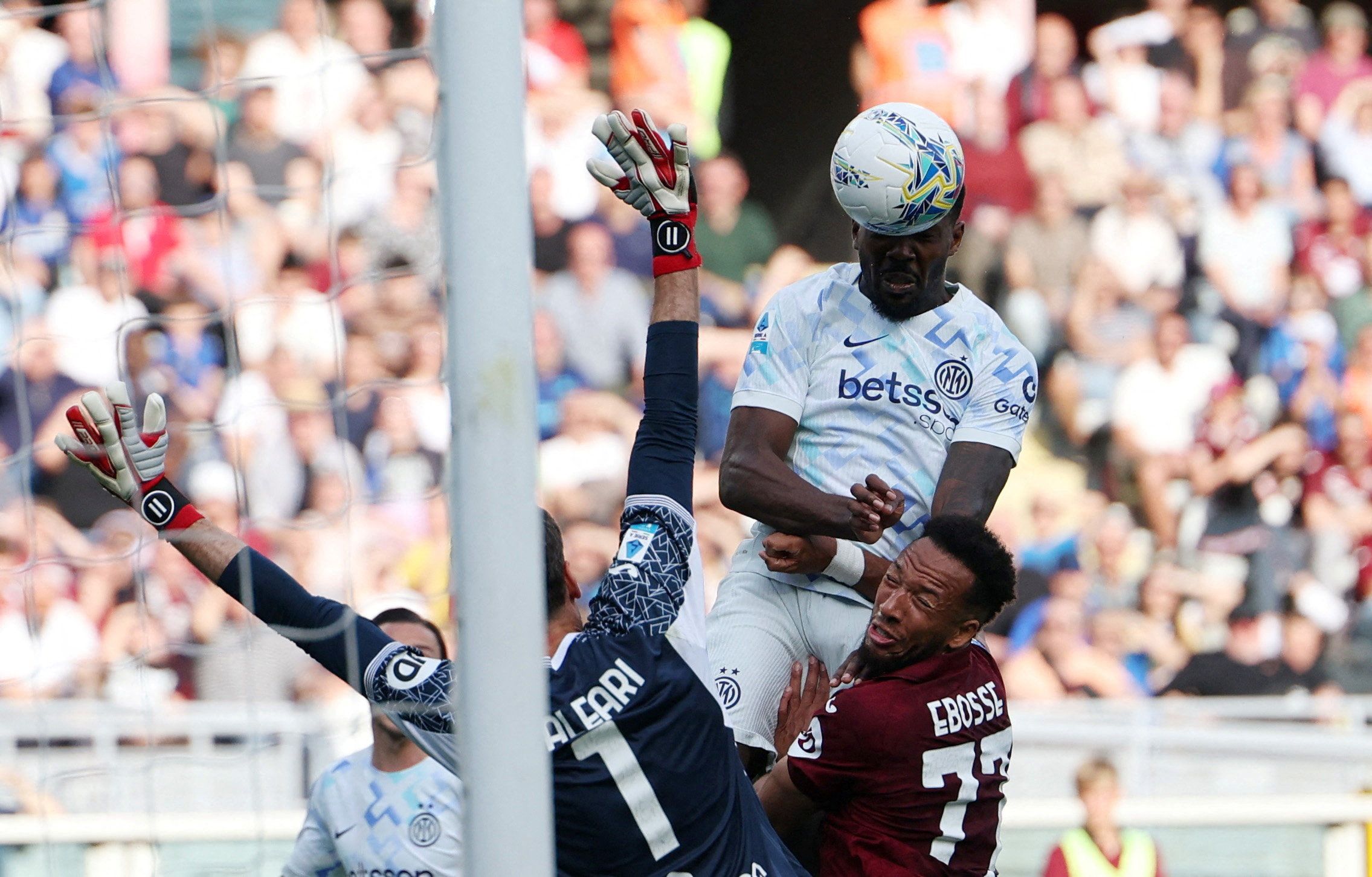 Thuram trifft zum 1:0 für Inter.