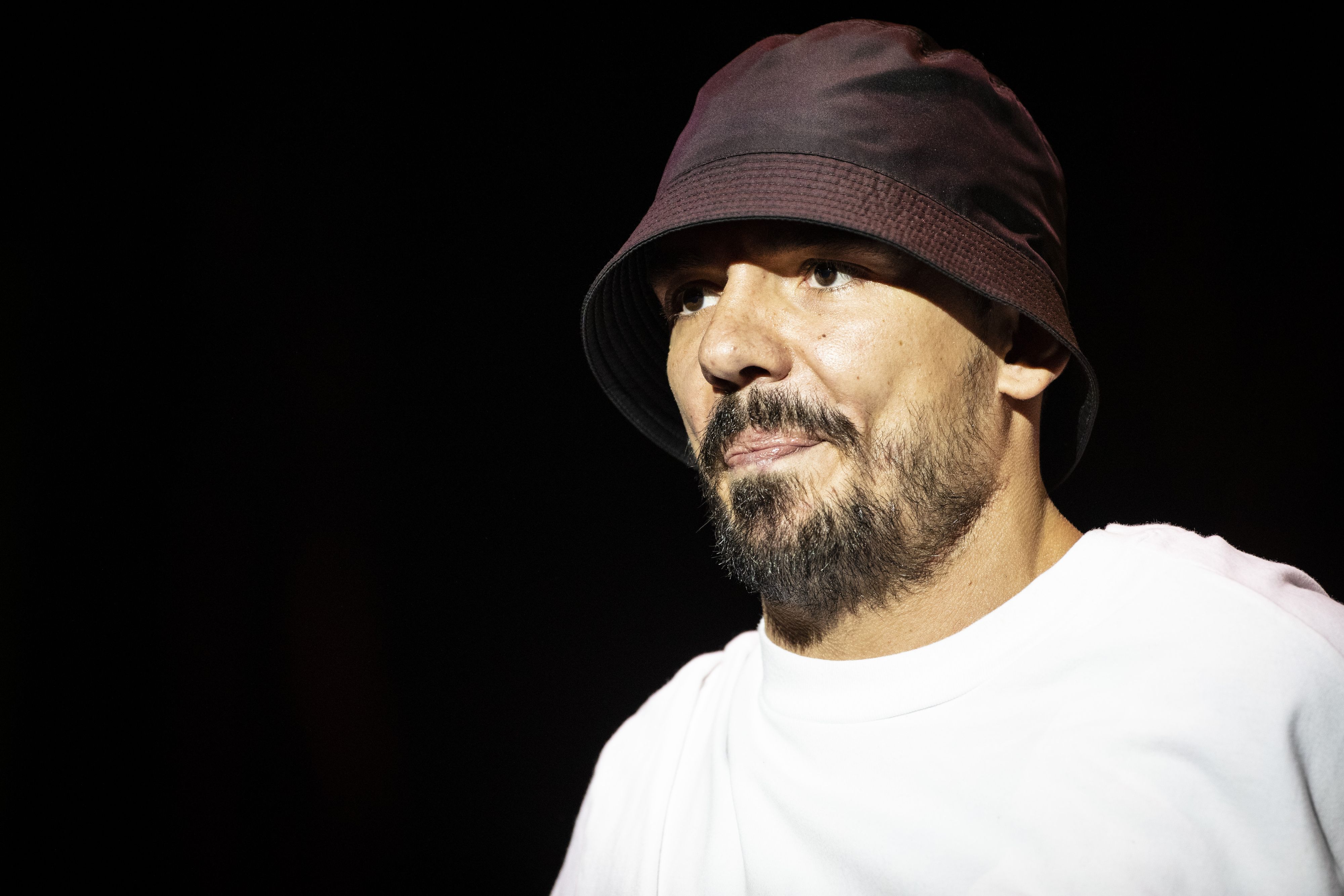 Nach einem heftigen Drogenmix landete Rapper Capital Bra vergangene Woche im Krankenhaus.