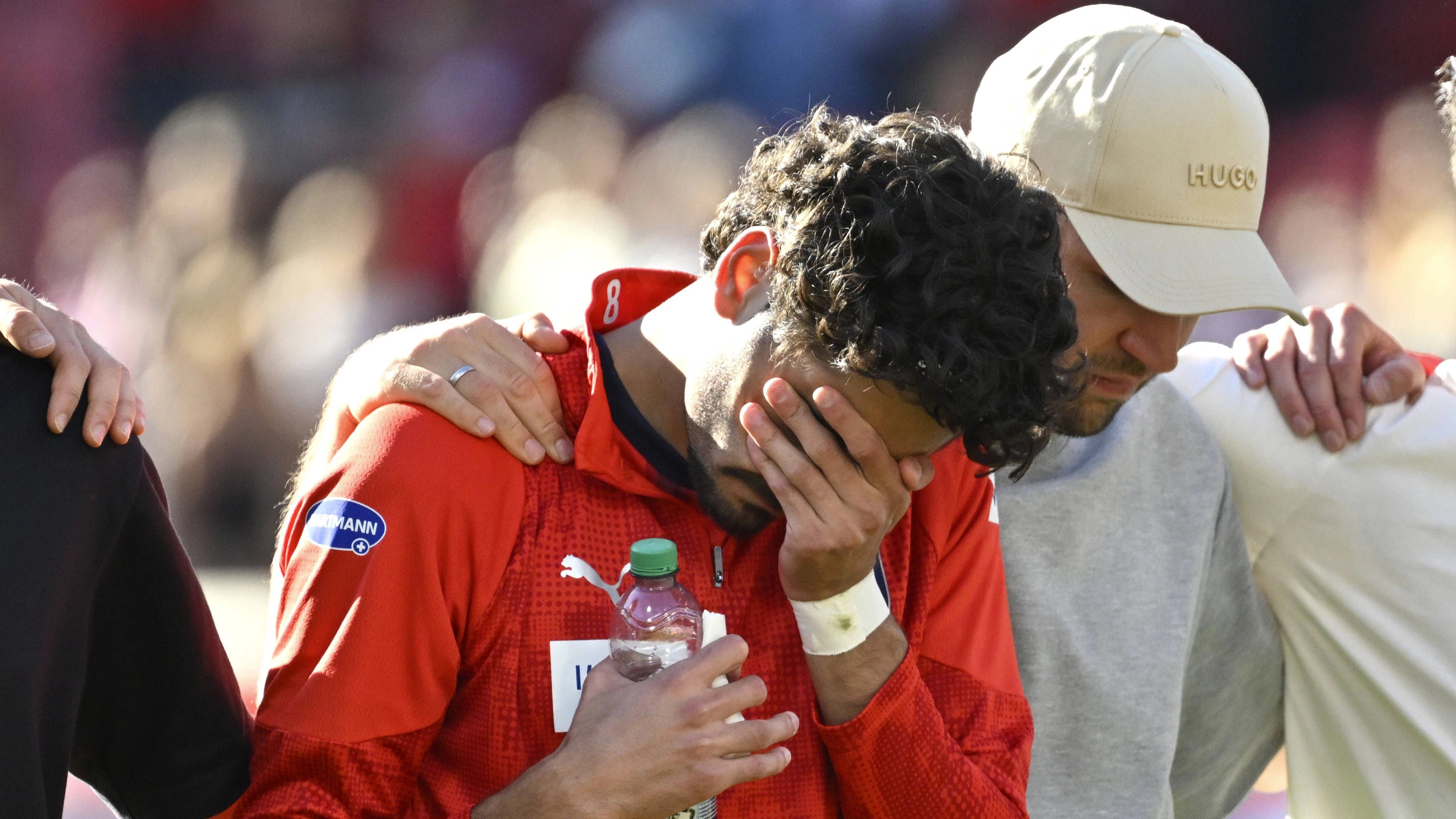 Eren Dinkci durchlebt mit seiner Freundin schwere Zeiten. 