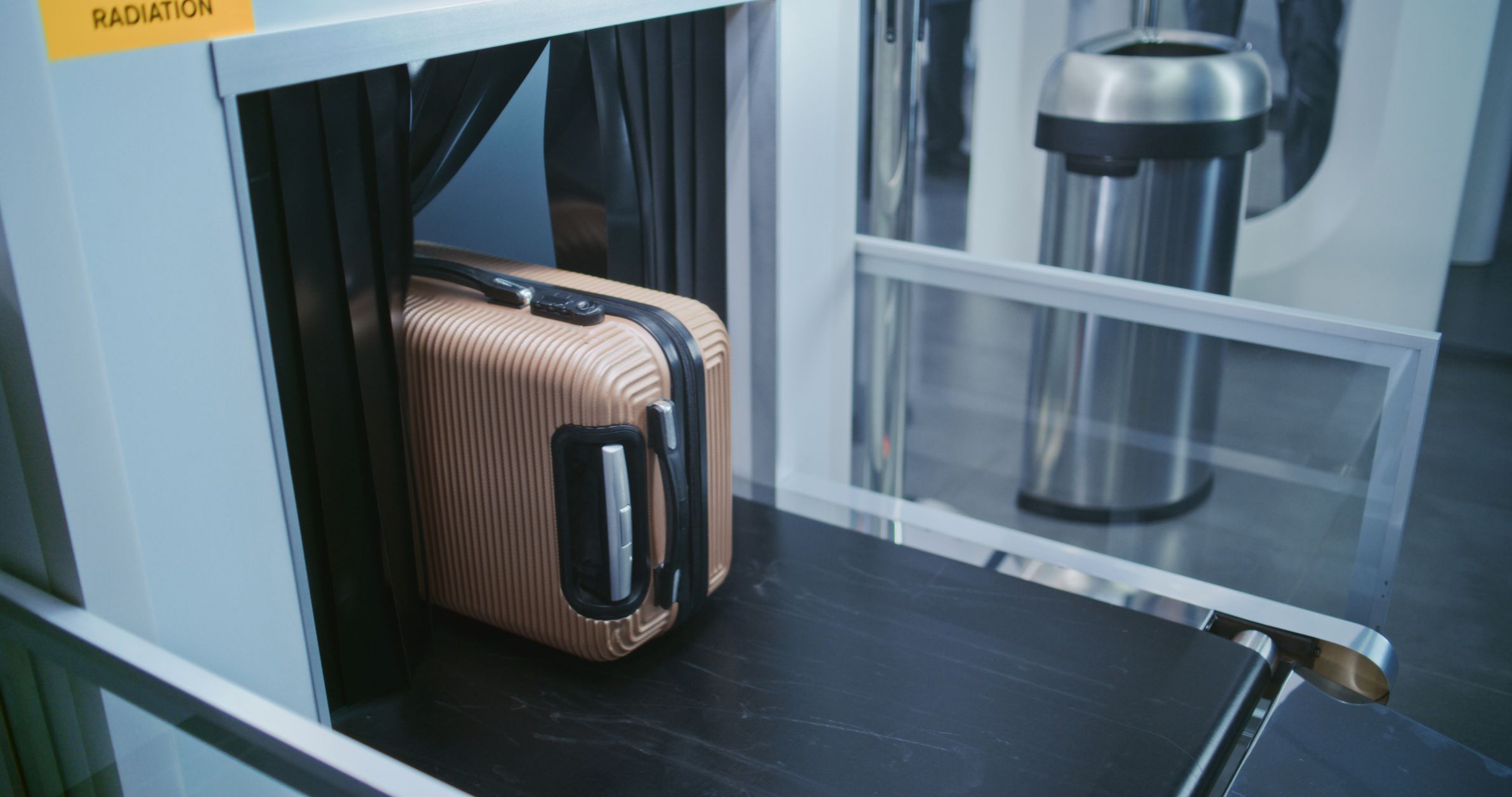 Der Drogenschmuggel flog am Flughafen auf. (Symbolbild)