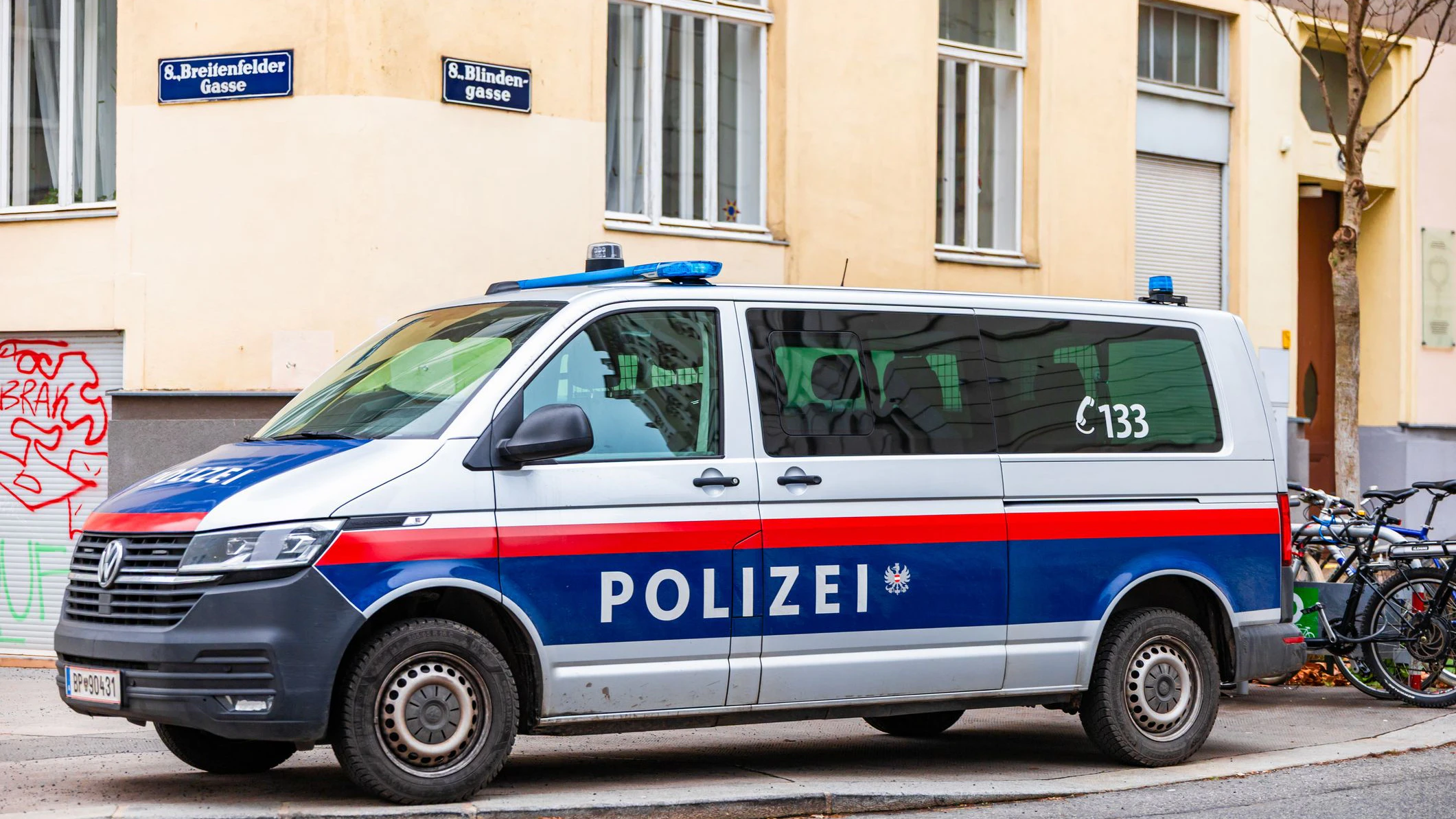 Der 19-jährige Autofahrer wurde mehrfach angezeigt. (Symbolbild)