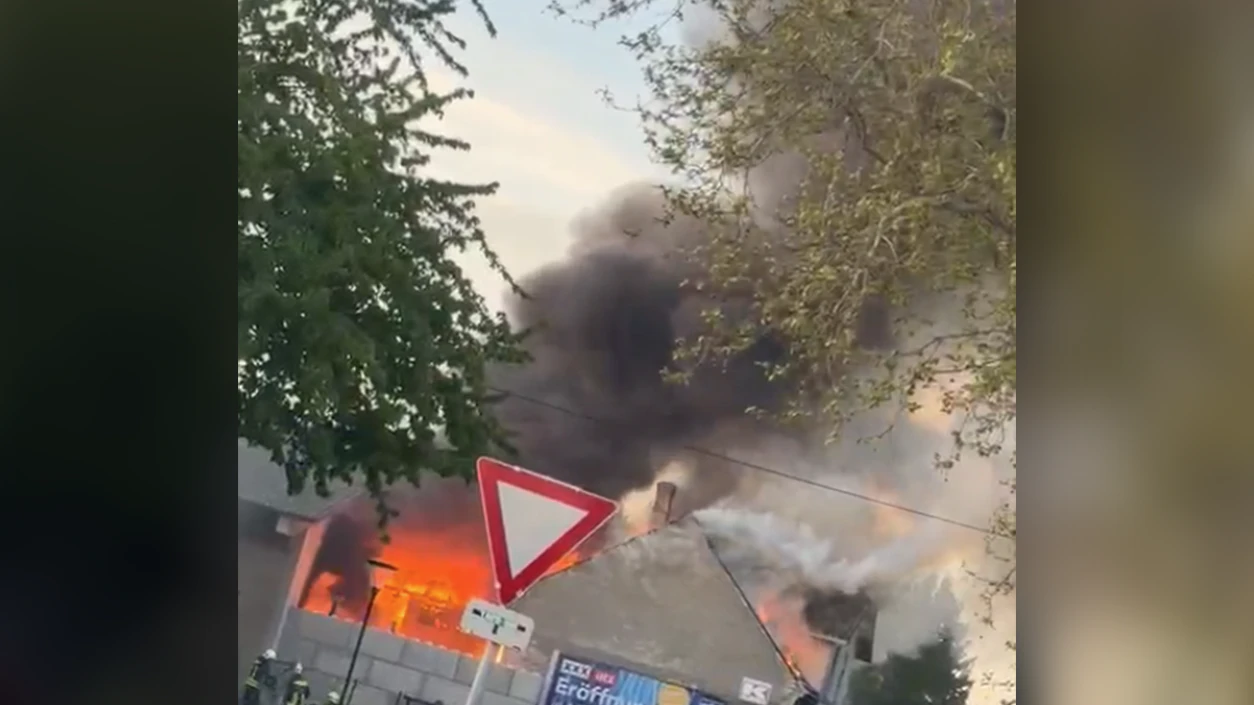 Am Samstag artete ein Brand in Mannersdorf derartig aus, dass es zu einem Großeinsatz kam.