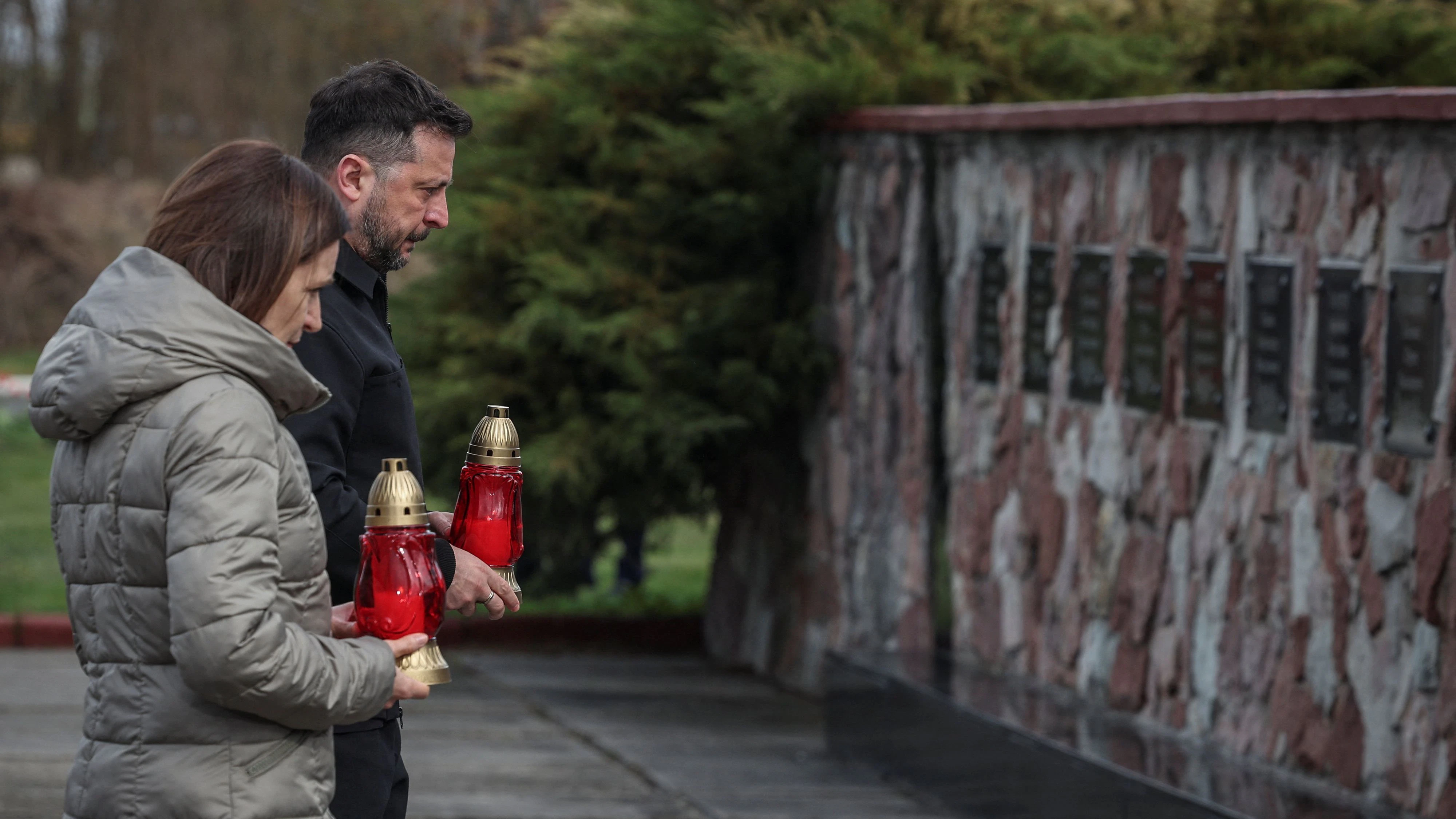 Ukraine's President Volodymyr Zelenskiy and Moldova's President Maia Sandu attend a ceremony marking the 40th anniversary of the Chornobyl disaster at the Chornobyl Nuclear Power Plant, amid Russia's attack on Ukraine, in Chornobyl, Ukraine April 26, 2026. REUTERS/Alina Smutko