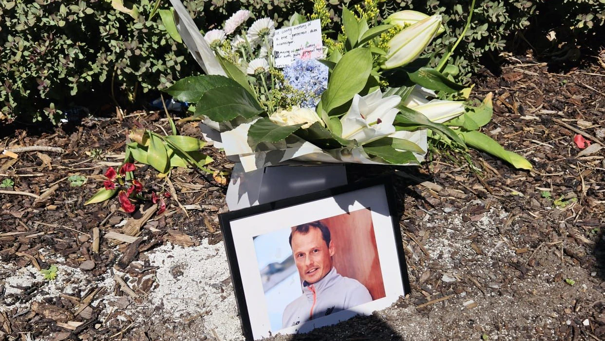 Heute.at - Heute in Liverpool – Blumen erinnern an Manninger