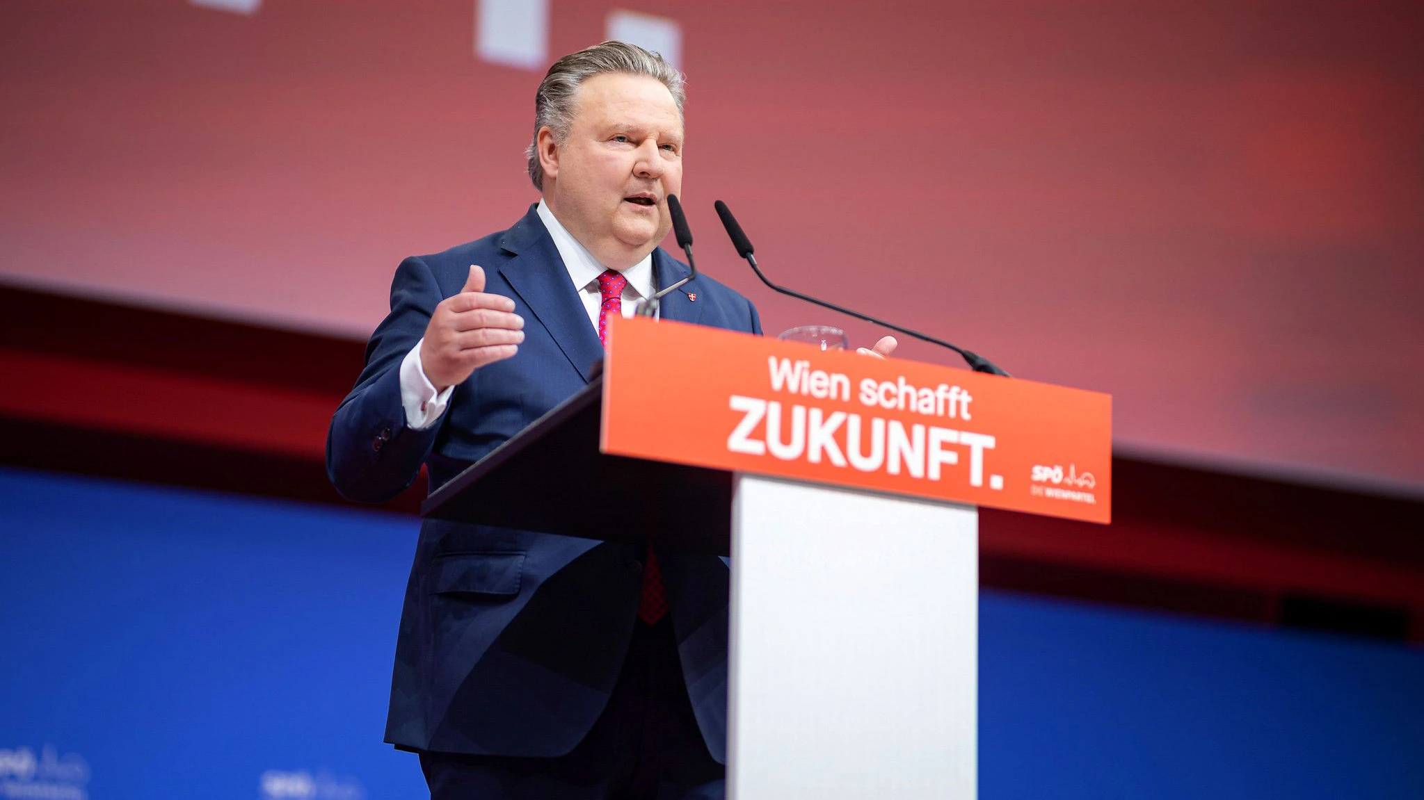 Bürgermeister Michael Ludwig bei der Rede am SPÖ-Landesparteitag in Wien. 