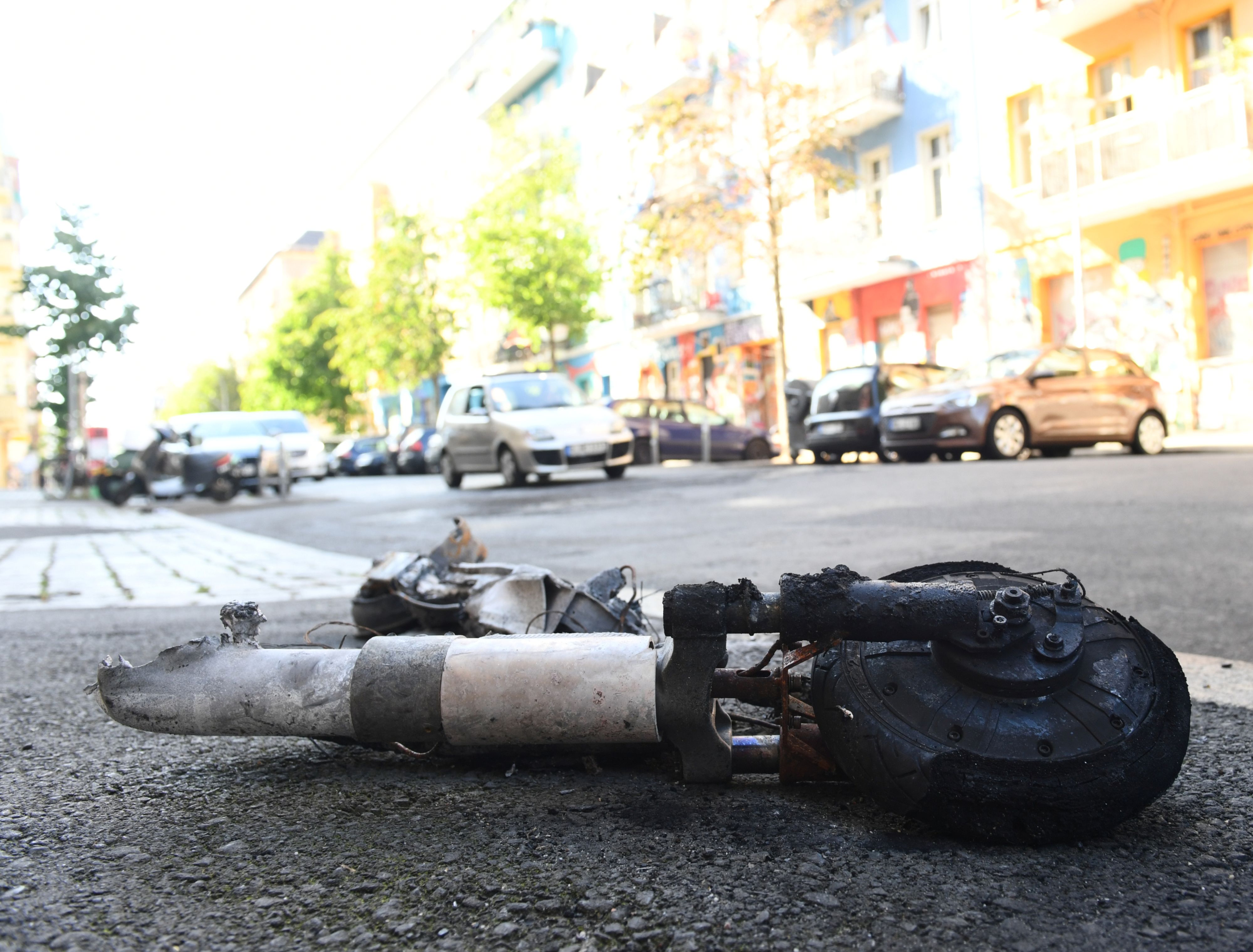 Ein Taxifahrer musste dem plötzlich auftauchenden Gegenstand ausweichen. Glücklicherweise wurde niemand verletzt.