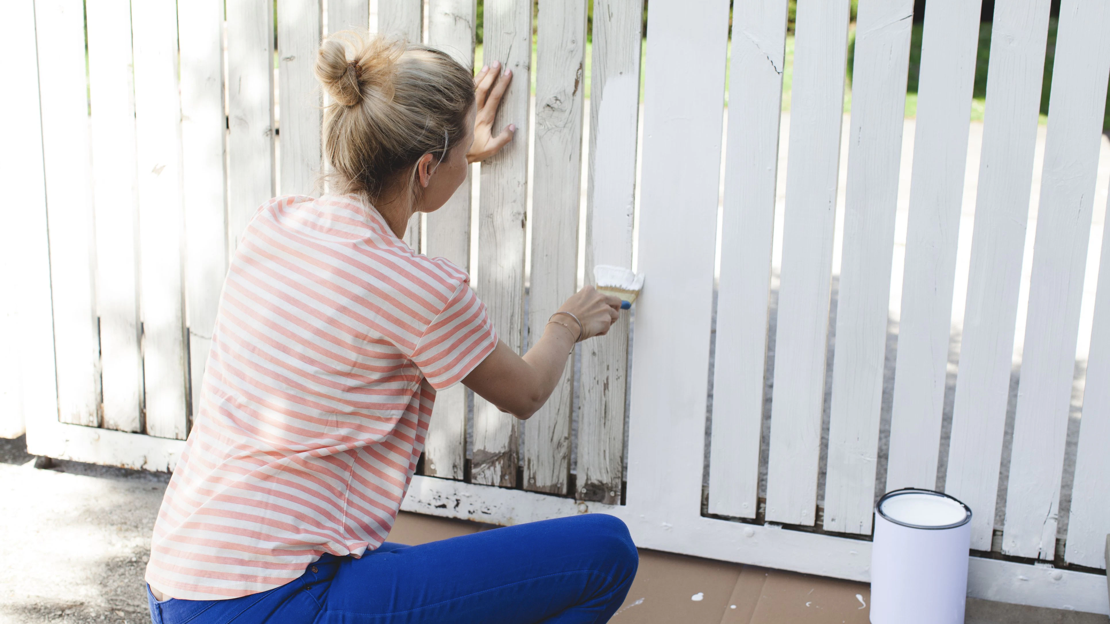 Zaun weiß bemalen...