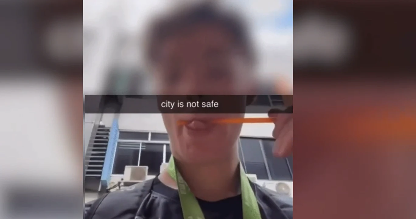 Dem 18-Jährigen drohen nun bis zu zwei Jahre Haft und eine Geldstrafe.