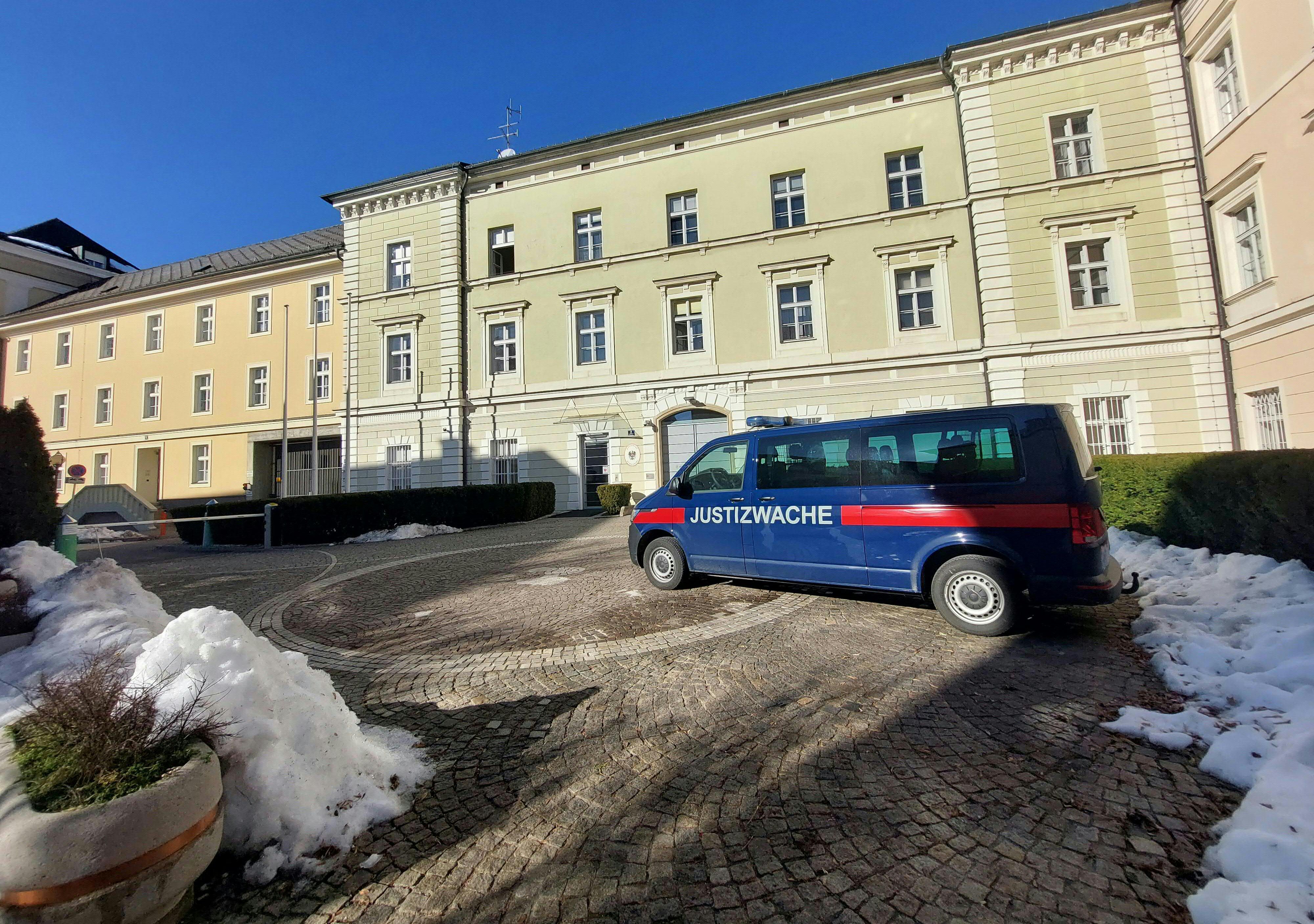 Der Syrer versetzt das Gefängnis in Angst.