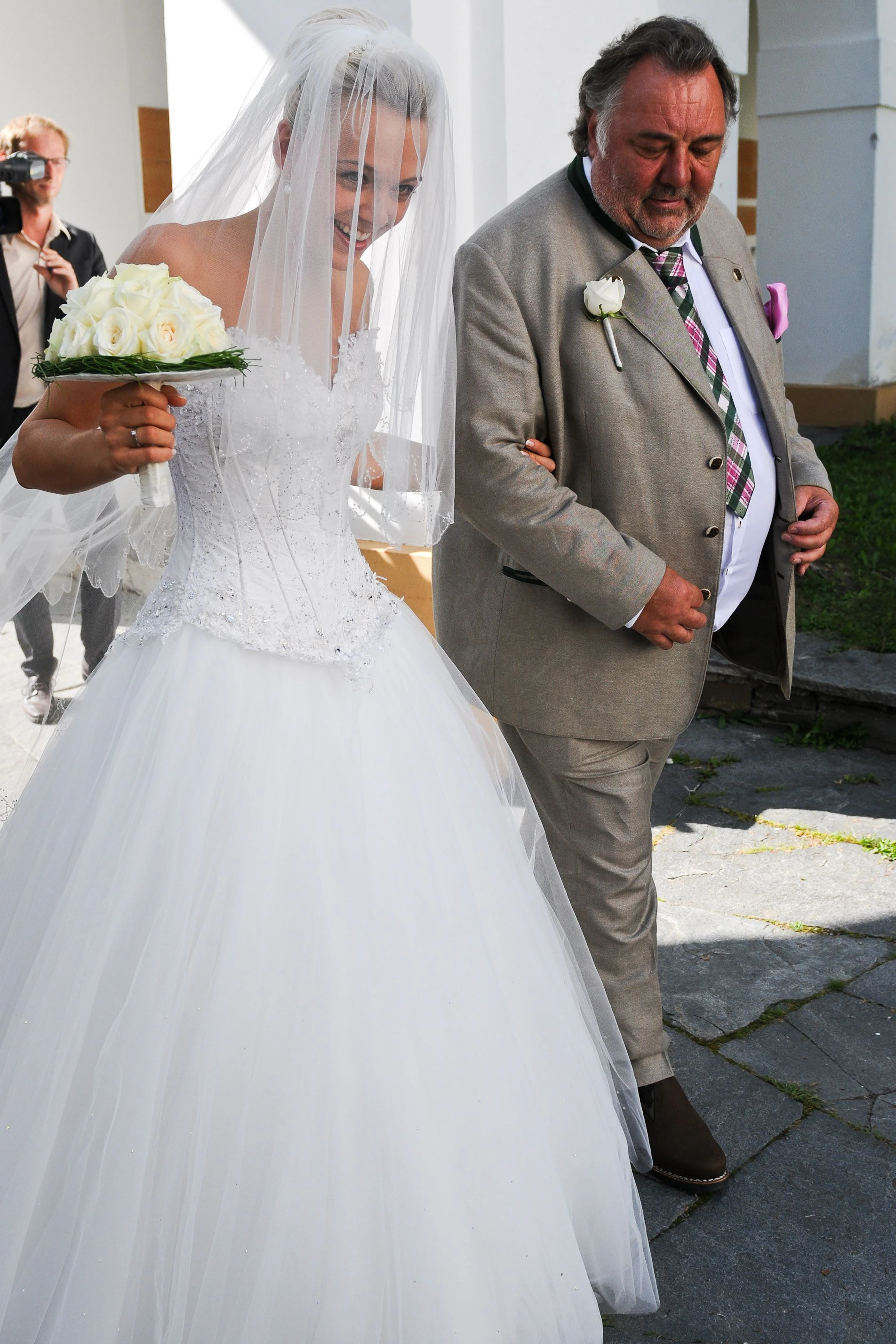 Nina bei der Trauung 2011 mit Papa und ÖSV-Legende Werner Grissmann