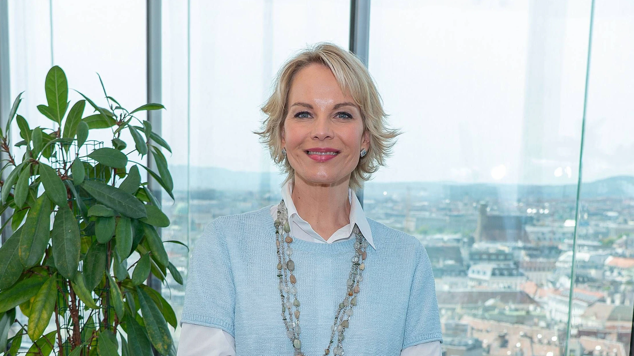 Elina Garanca und Erwin Hameseder sprachen über das diesjährige ´Klassik unter Sternen´ Event, welches heuer nach vielen Jahren auf Stift Göttweig erstmalig in Grafenegg über die Bühne gehen wird, Pressekonferenz PK, Pressegespräch, Raiffeisengebäude, Wien, 28.4.2026 -  Elina GARANCA 