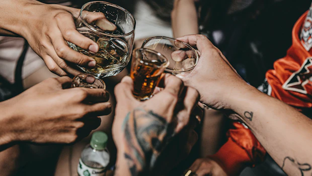 Regierung macht jetzt Alkohol teurer