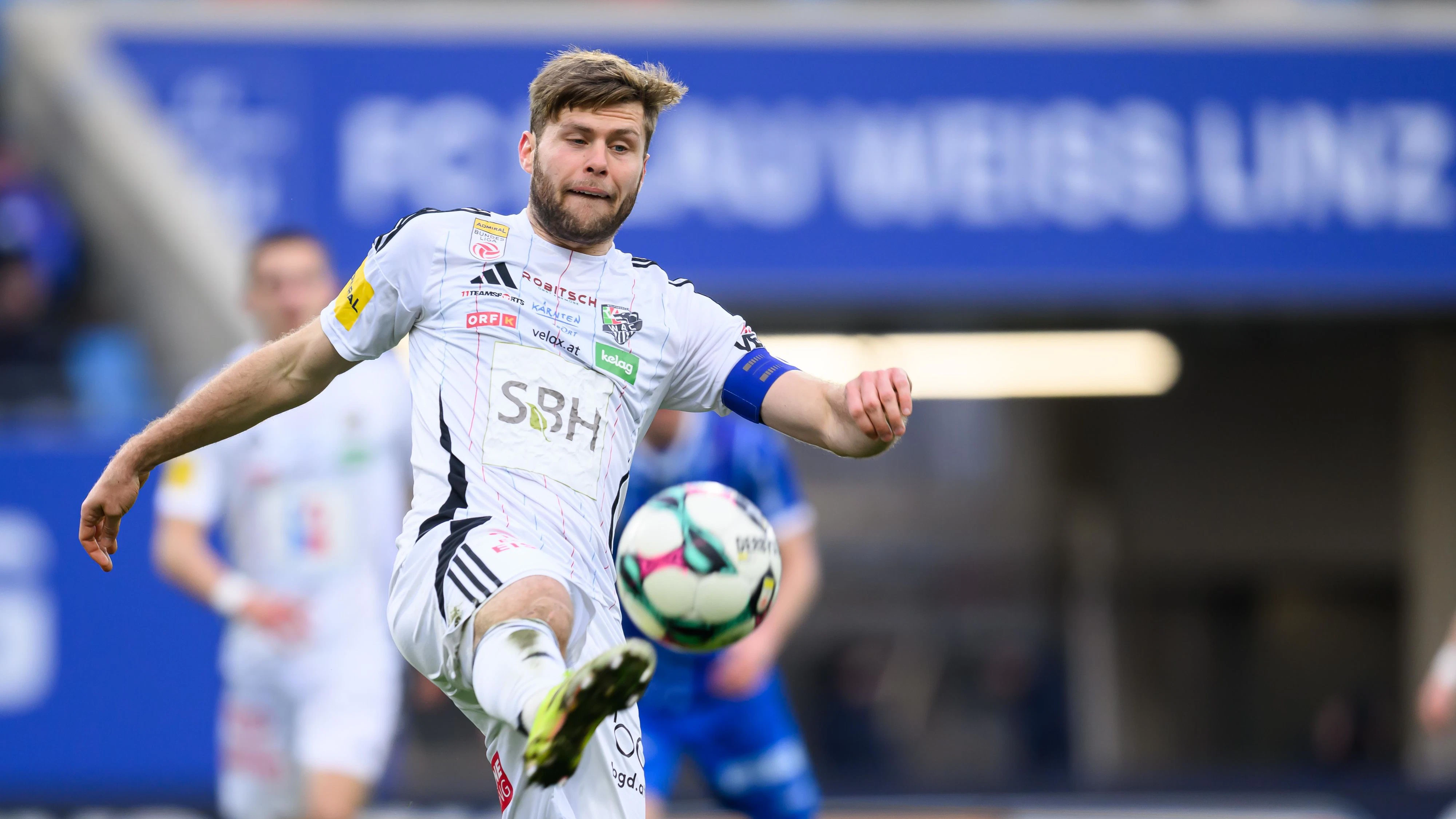 LINZ,AUSTRIA,15.FEB.26 - SOCCER - ADMIRAL Bundesliga, FC Blau Weiss Linz vs Wolfsberger AC. Image shows Dominik Baumgartner (WAC). Photo: GEPA pictures/ Daniela Moser