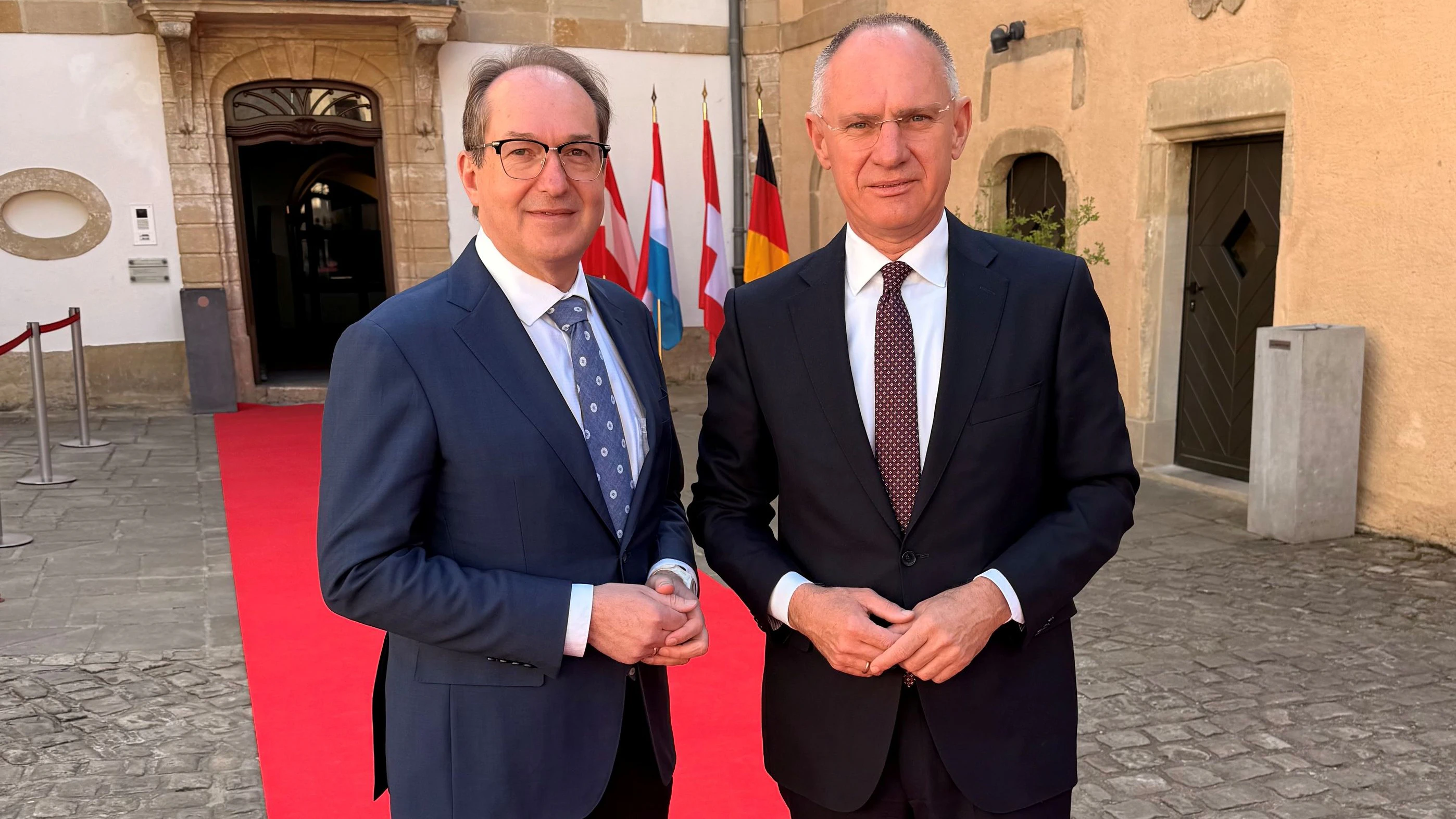 Österreichs Innenminister Karner (r.) und sein deutscher Amtskollege Dobrindt