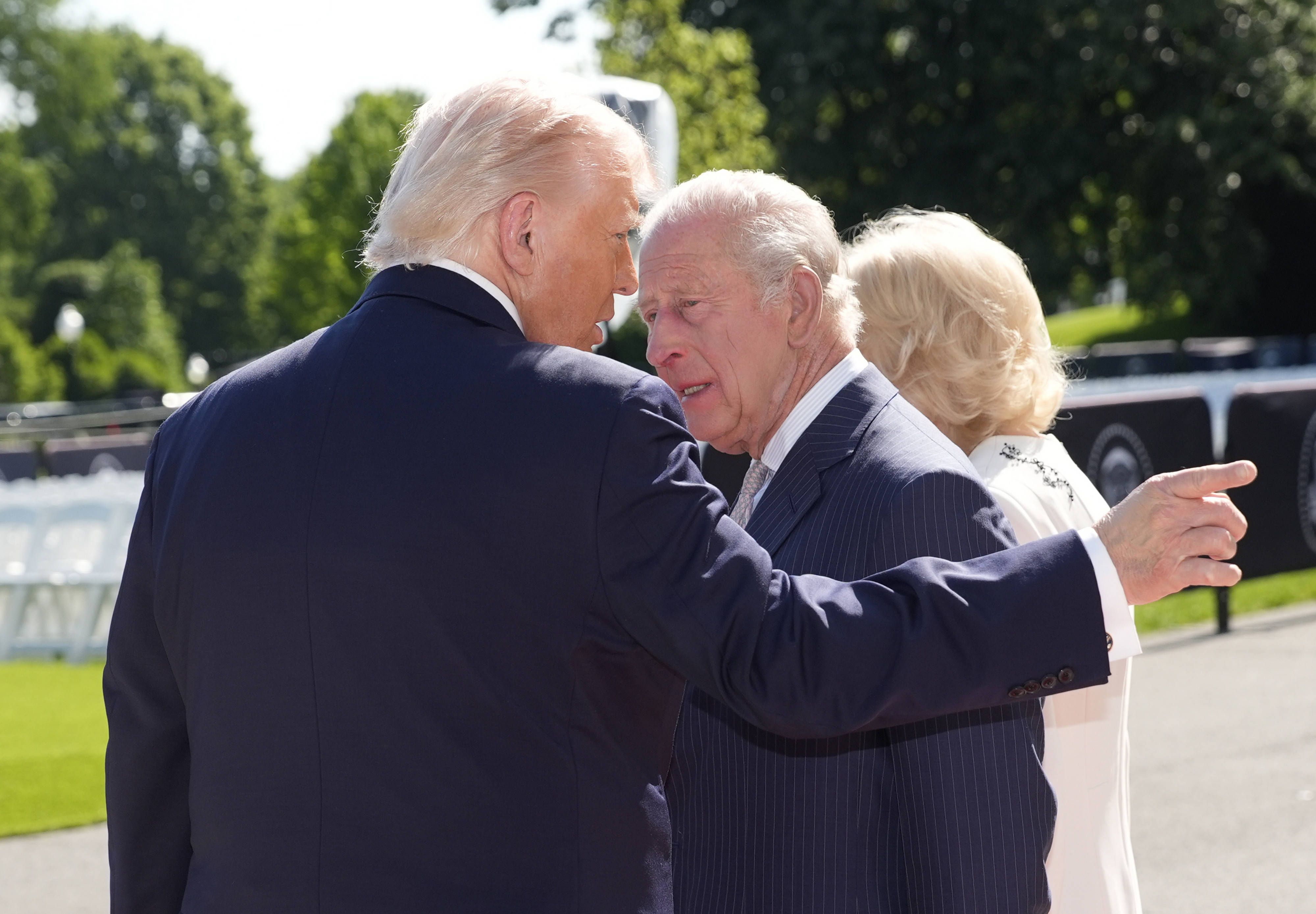 Ein Tipser auf die Schulter? Eigentlich nicht erlaubt.