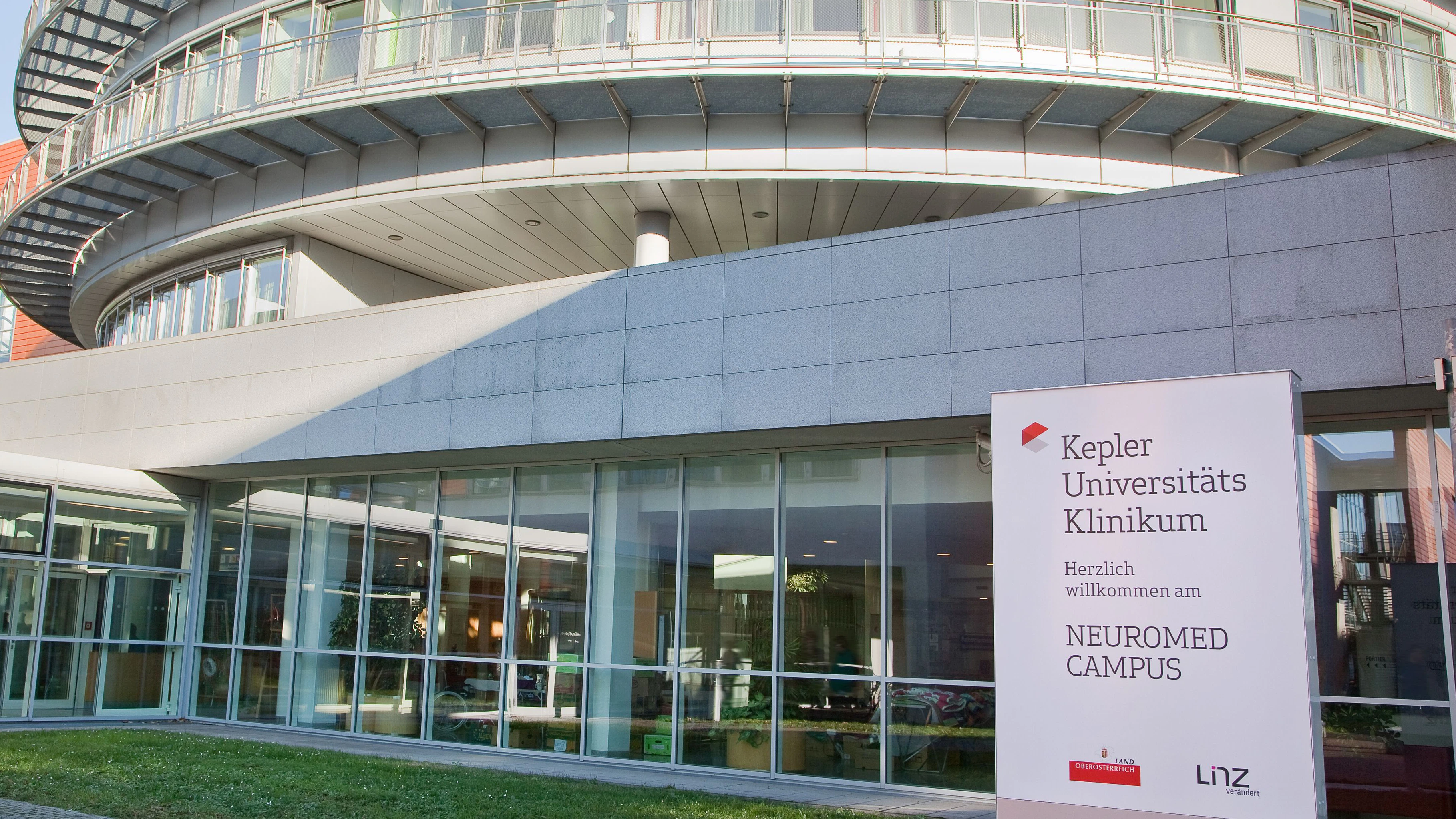 Der 29-Jährige soll im Linzer Neuromed Campus komplett ausgerastet sein.