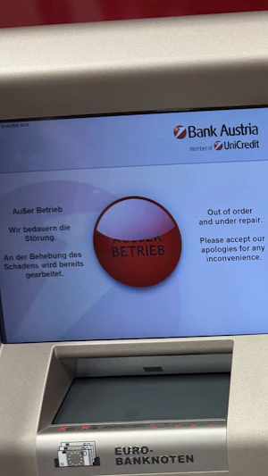 Bankomat-Ärger in Wien: Automat schluckt 2.000 Euro, Kundin muss sechs Wochen auf Rückerstattung warten. Bank Austria verspricht Lösung.