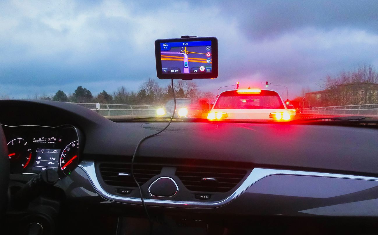 Wenn abrupt gebremst wird, blinken die Rücklichter - das soll nun Pflicht werden in Österrreich.