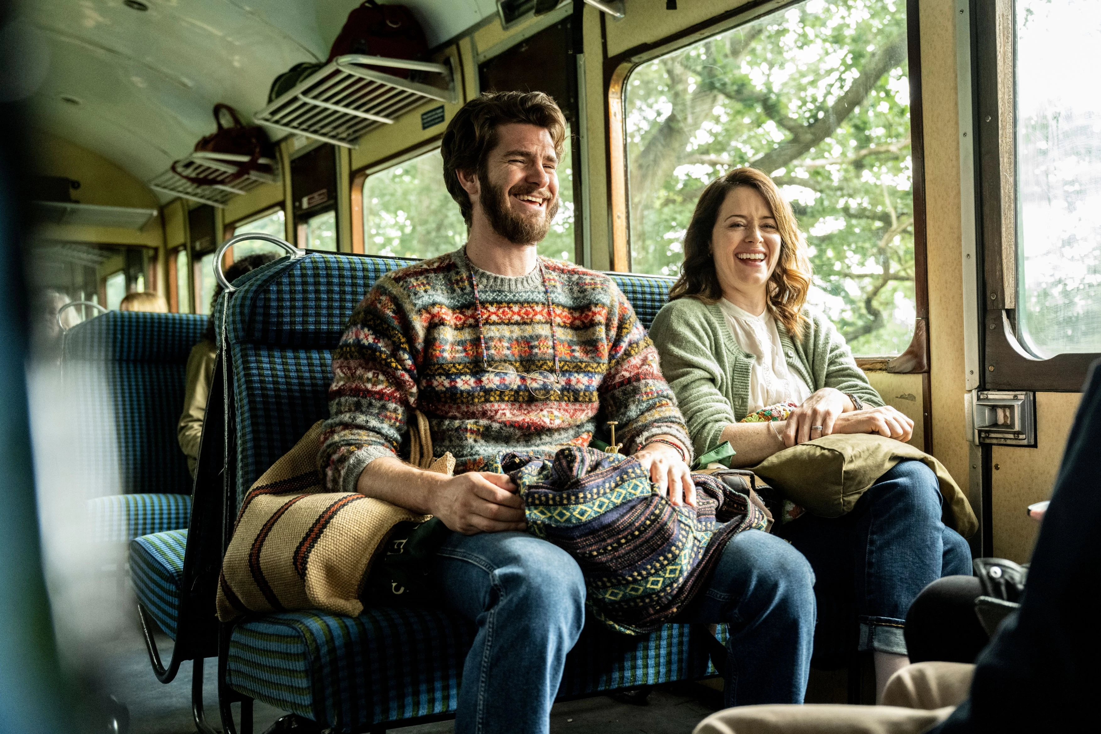 Haben leicht lachen: Daddy Tim (Andrew Garfield) und Mummy Polly (Claire Foy) in "Der Wunderweltenbaum"