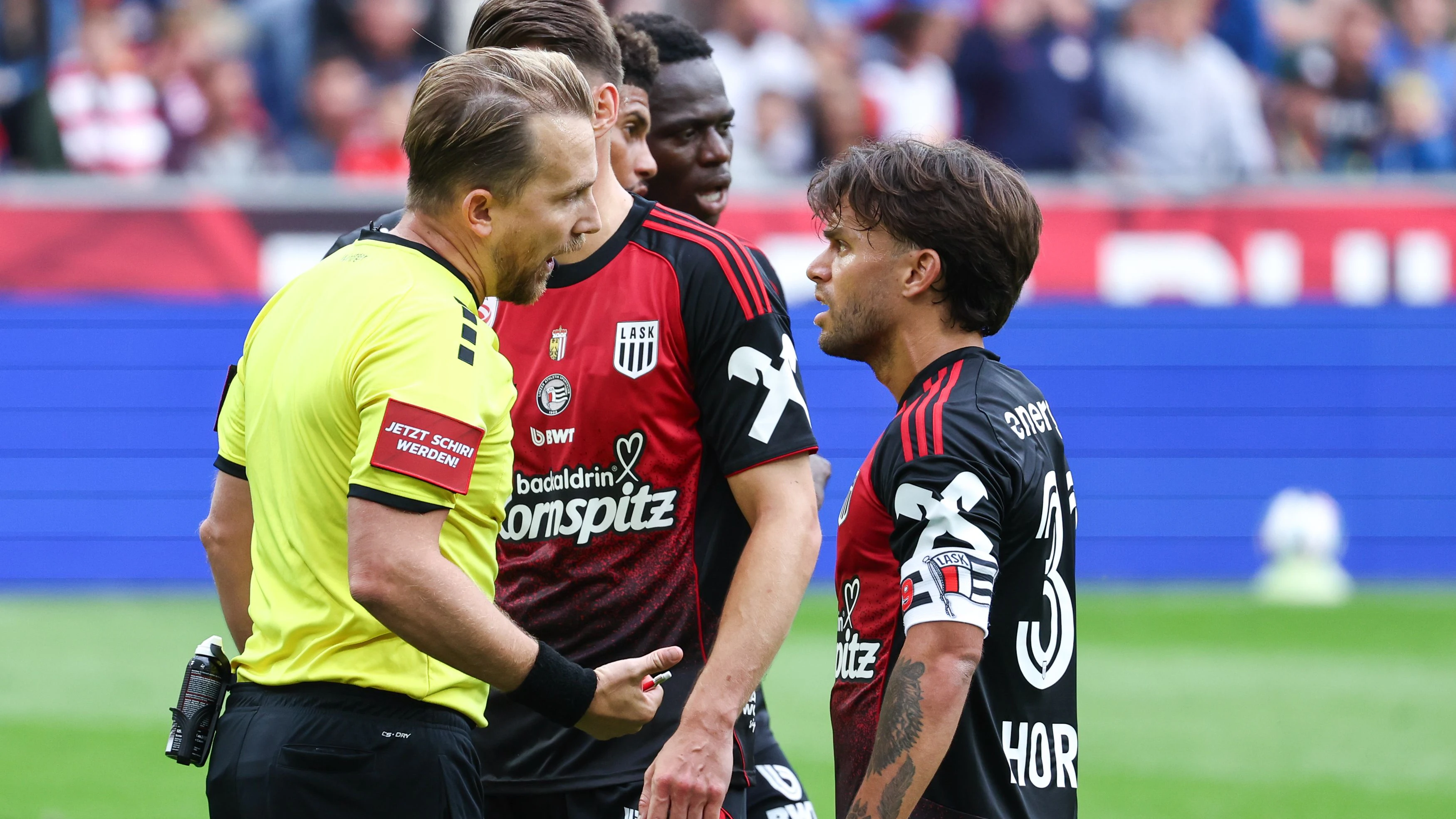 Heute.at - Final-Schiri zeigte Horvath und Kühbauer bereits Rot