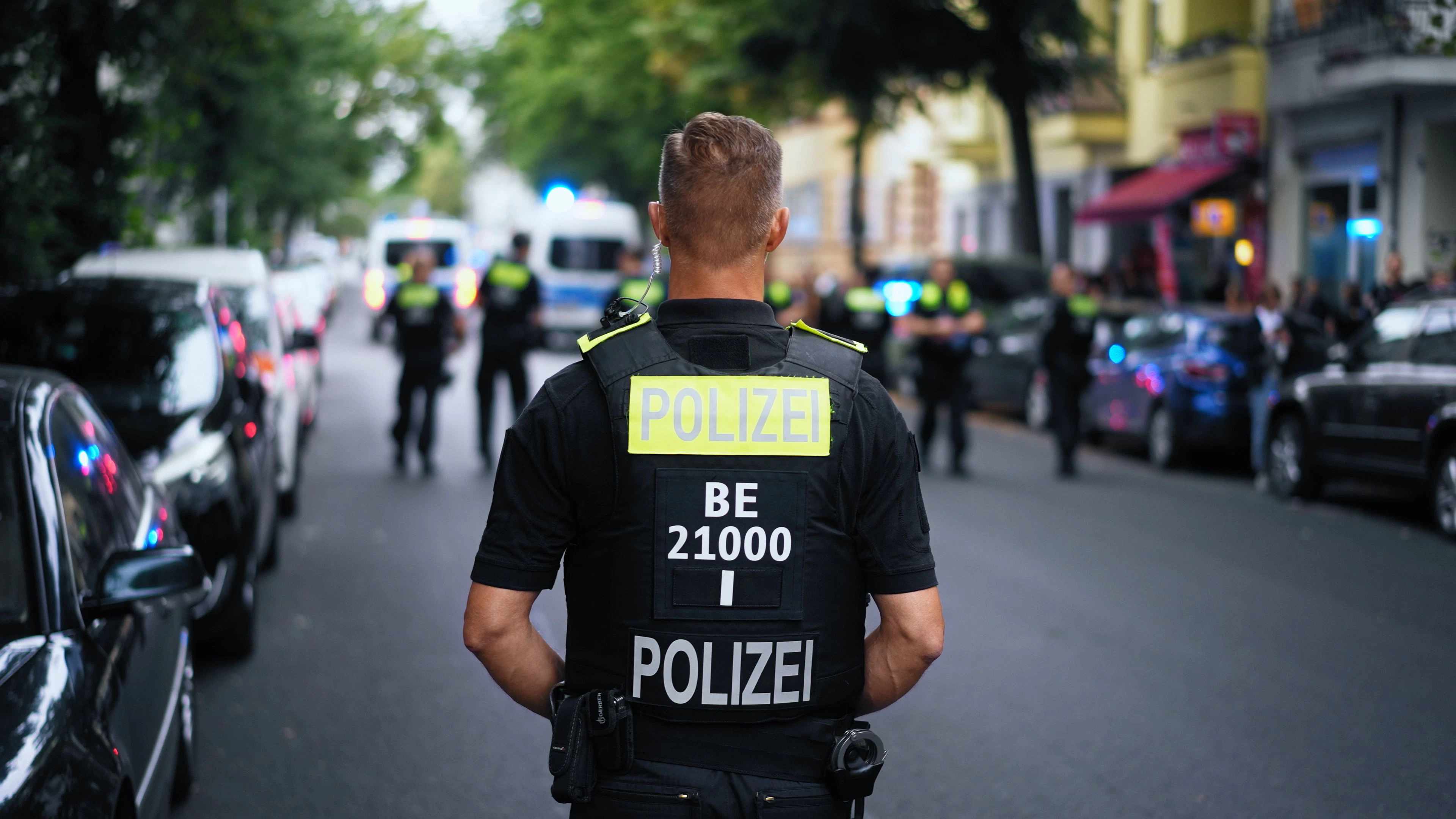 Die Berliner Polizei hat einen Unfalllenker durch Schüsse gestoppt. (Symbolbild)