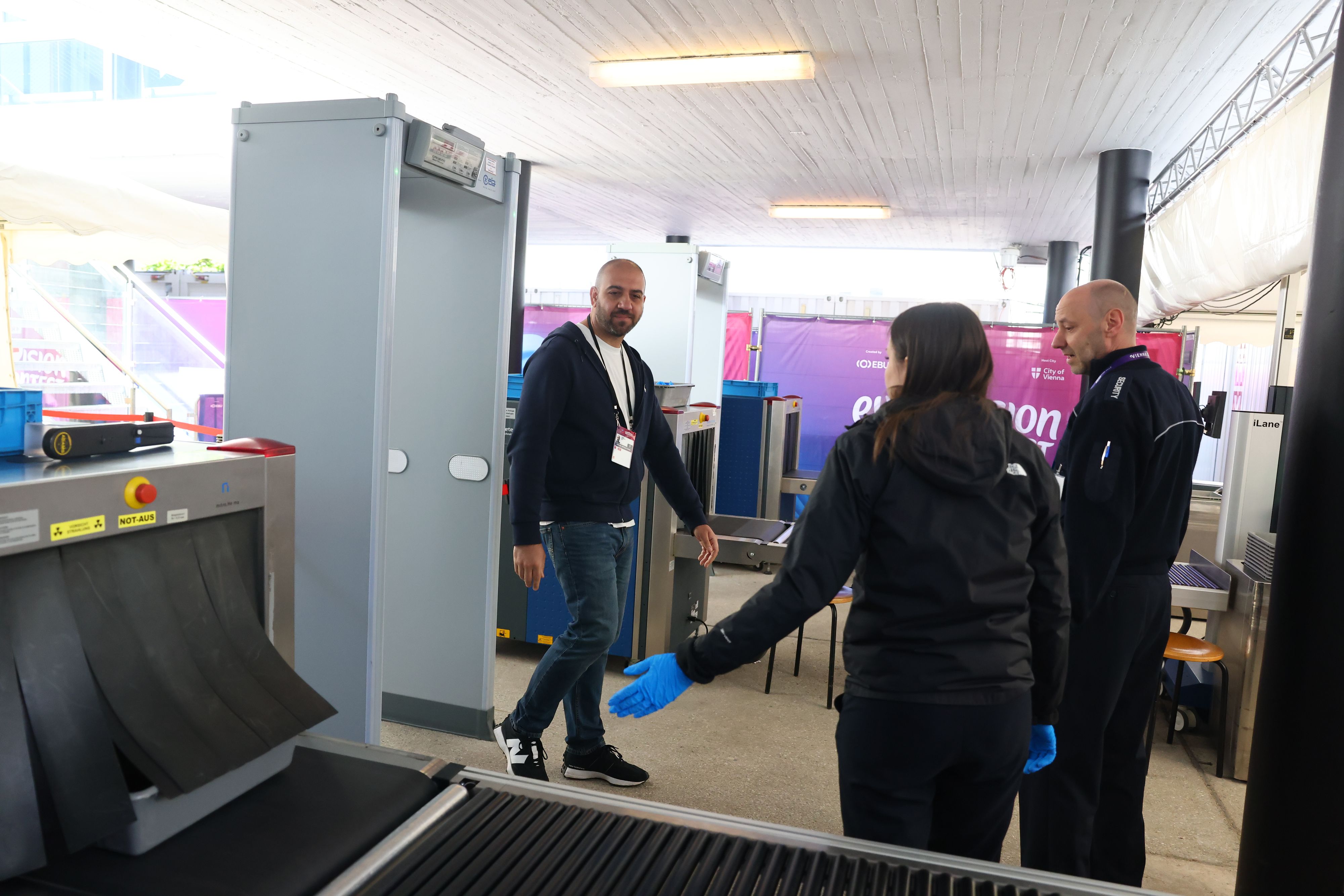 ESC in der Stadthalle: Ab sofort wird kontrolliert, wie auf einem Flughafen.