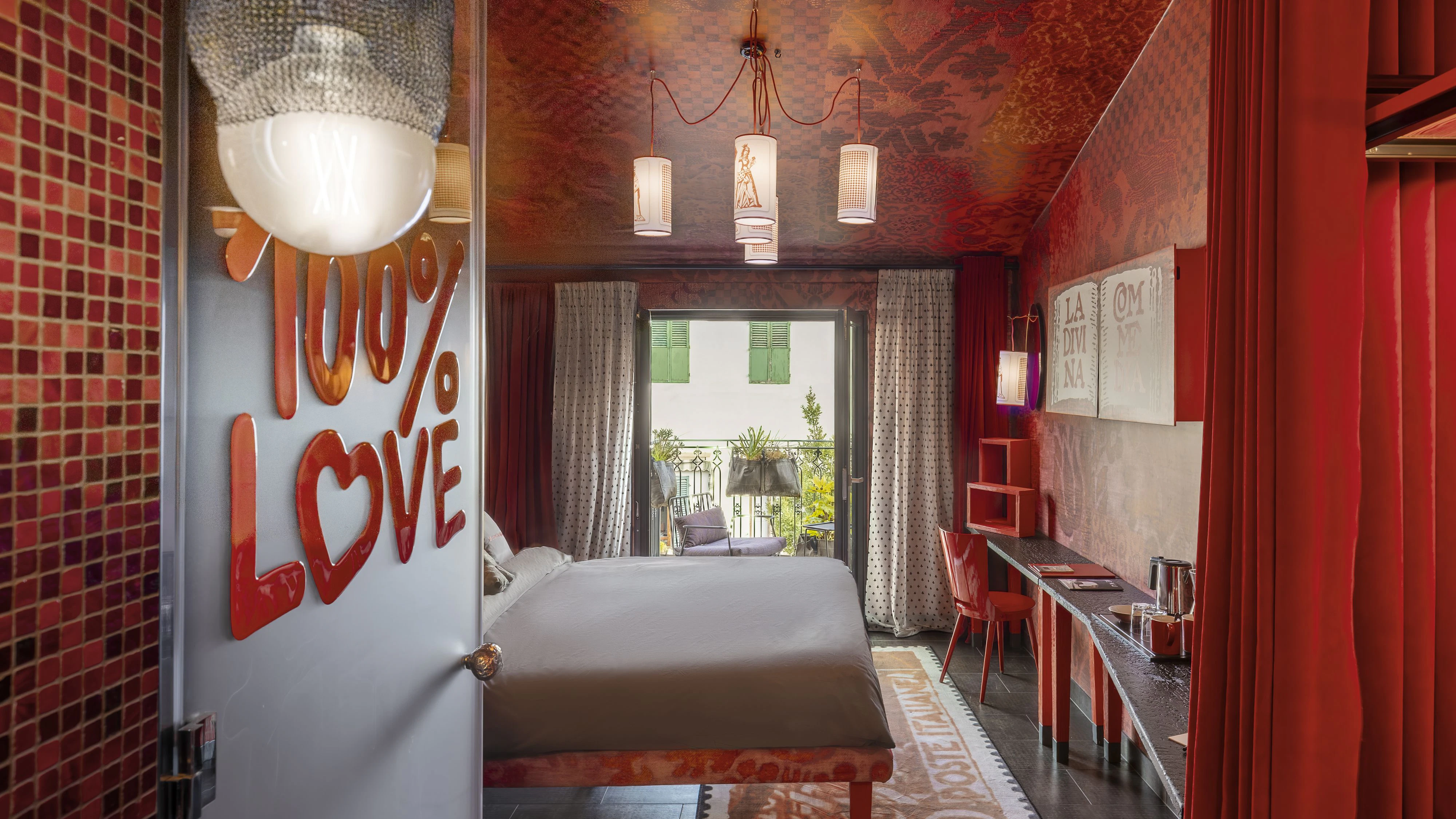 Im 25hours Hotel Piazza San Paolino, zwischen schattigen Höfen und stilvollen Interiors, zeigt sich hier Florenz von seiner entspannten Seite.