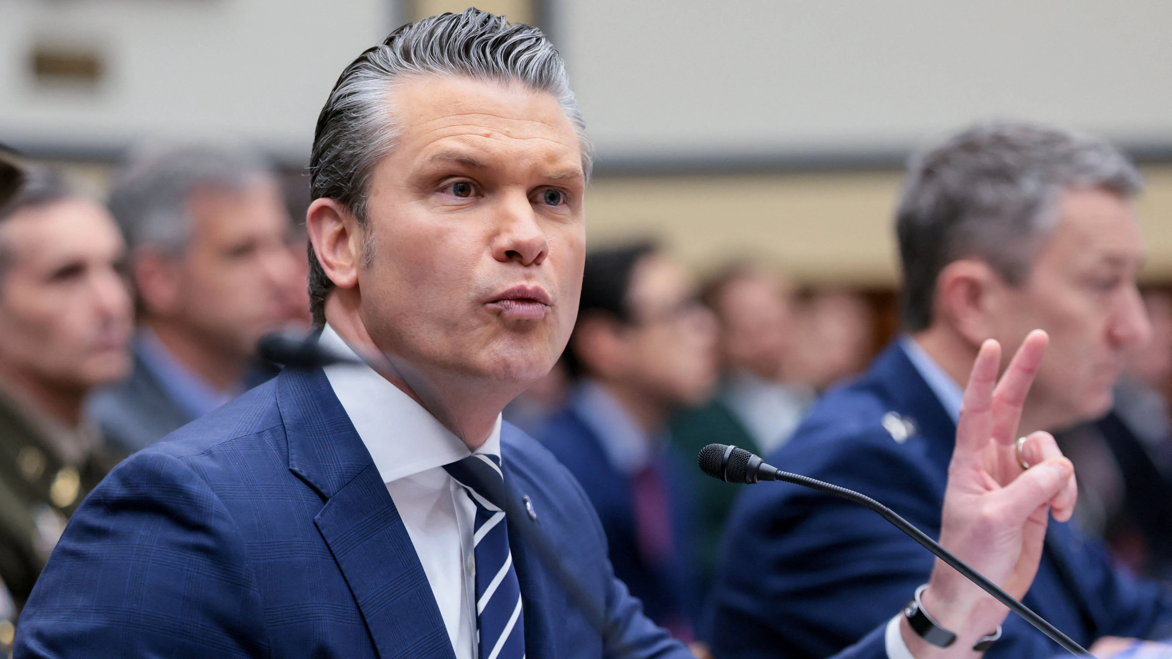 US-Verteidigungsminister Pete Hegseth wollte die Kosten bei derselben Kongressanhörung nicht kritisieren lassen und verwies auf das übergeordnete Ziel der Operation.