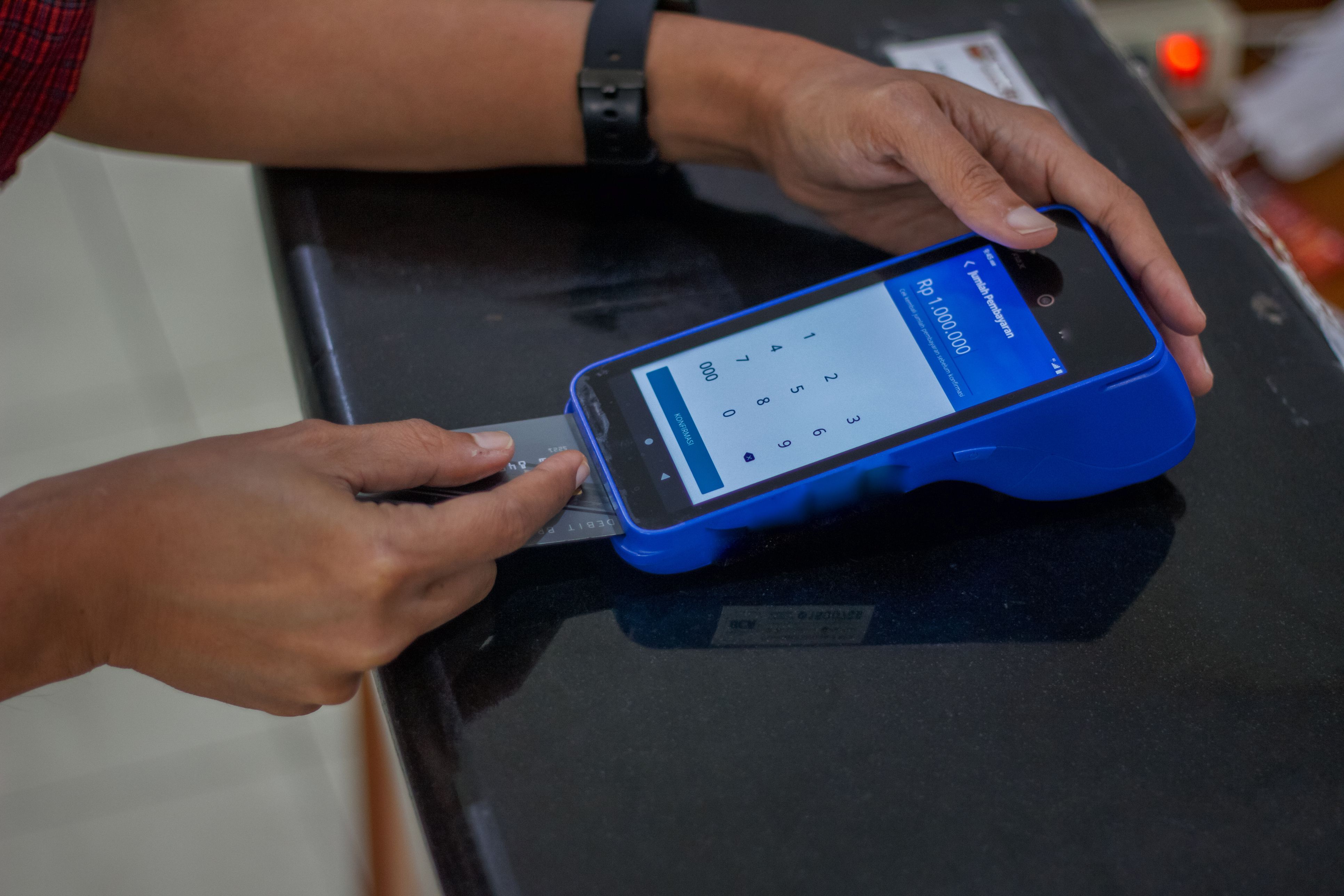 Heute.at - Mann bringt Leiche in Bankfiliale – für eine Abhebung