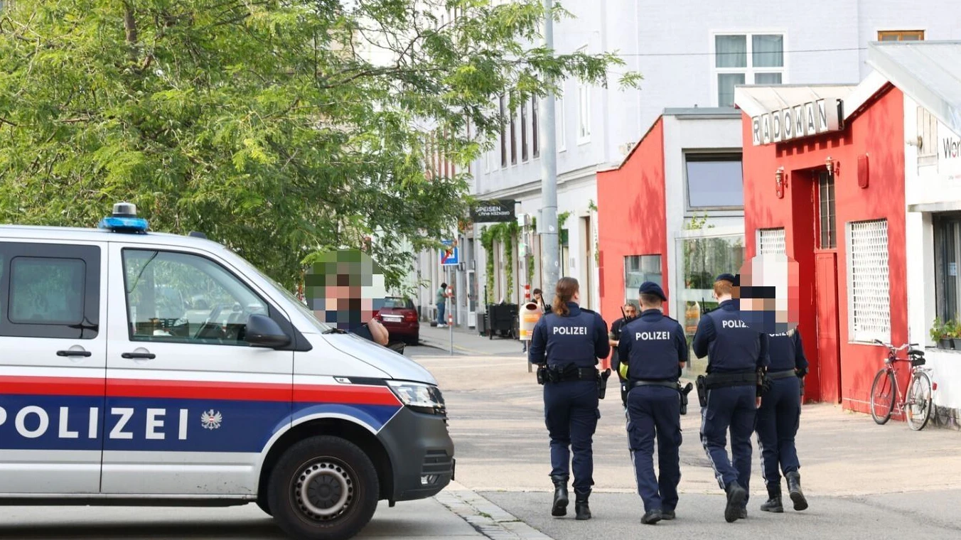 Die Polizei konnte den Vorfall nach fast einem Jahr klären. Symbolbild eines Polizeieinsatzes in Ottakring.