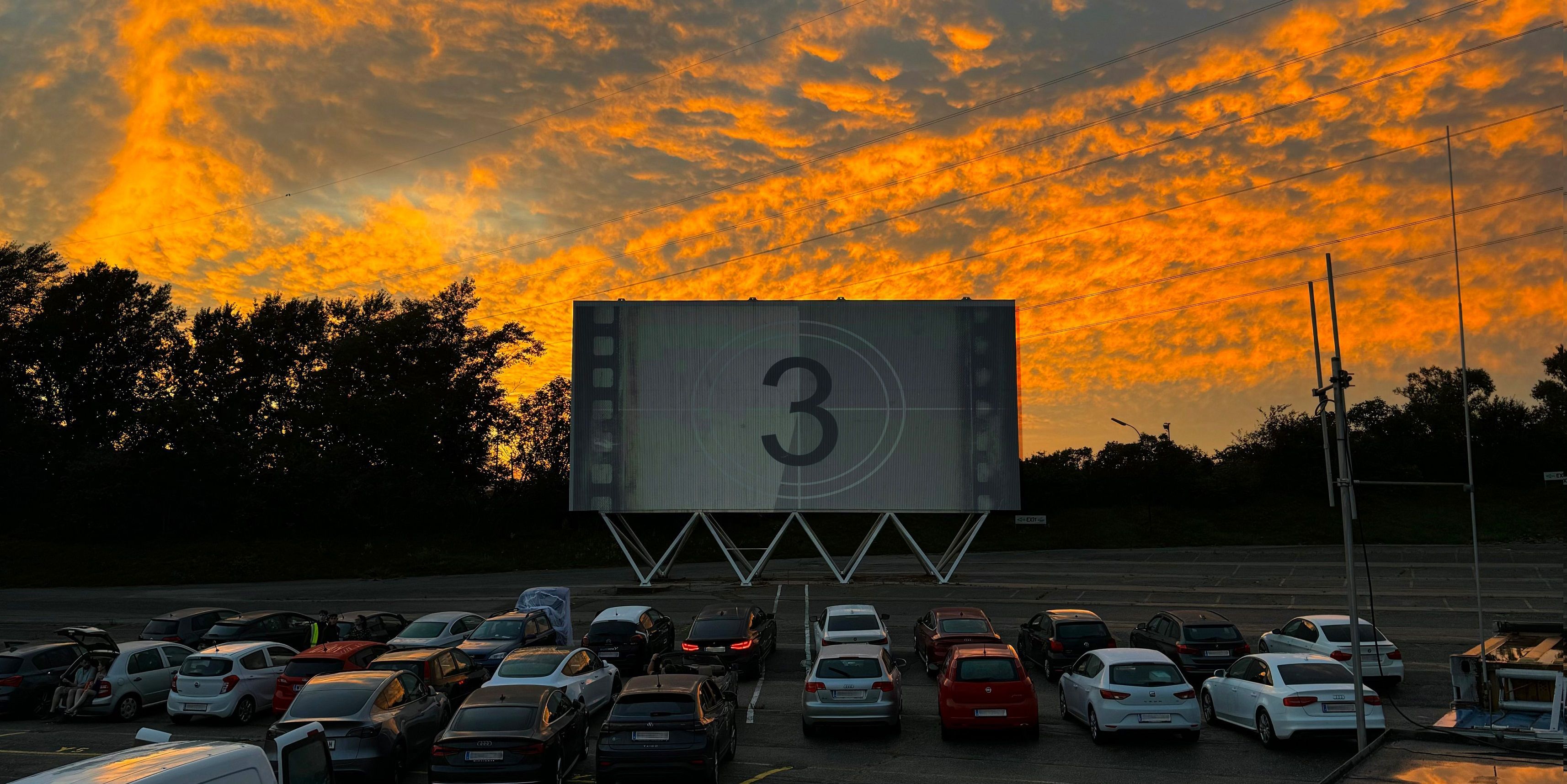 Ab 9. Mai startet das Autokino Wien in Groß-Enzersdorf in die Saison – mit DJ-Set, noch mehr Terminen und einem 