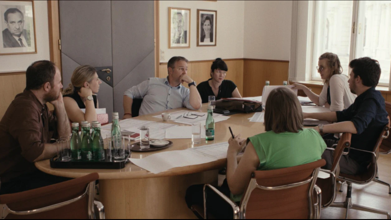 Szene aus der Film-Doku "Wahlkampf" über SPÖ-Chef Andreas Babler