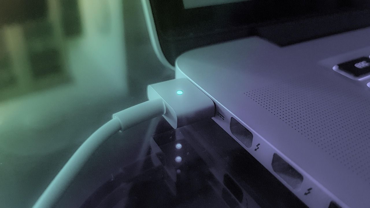 MacBook-Akkuladestand